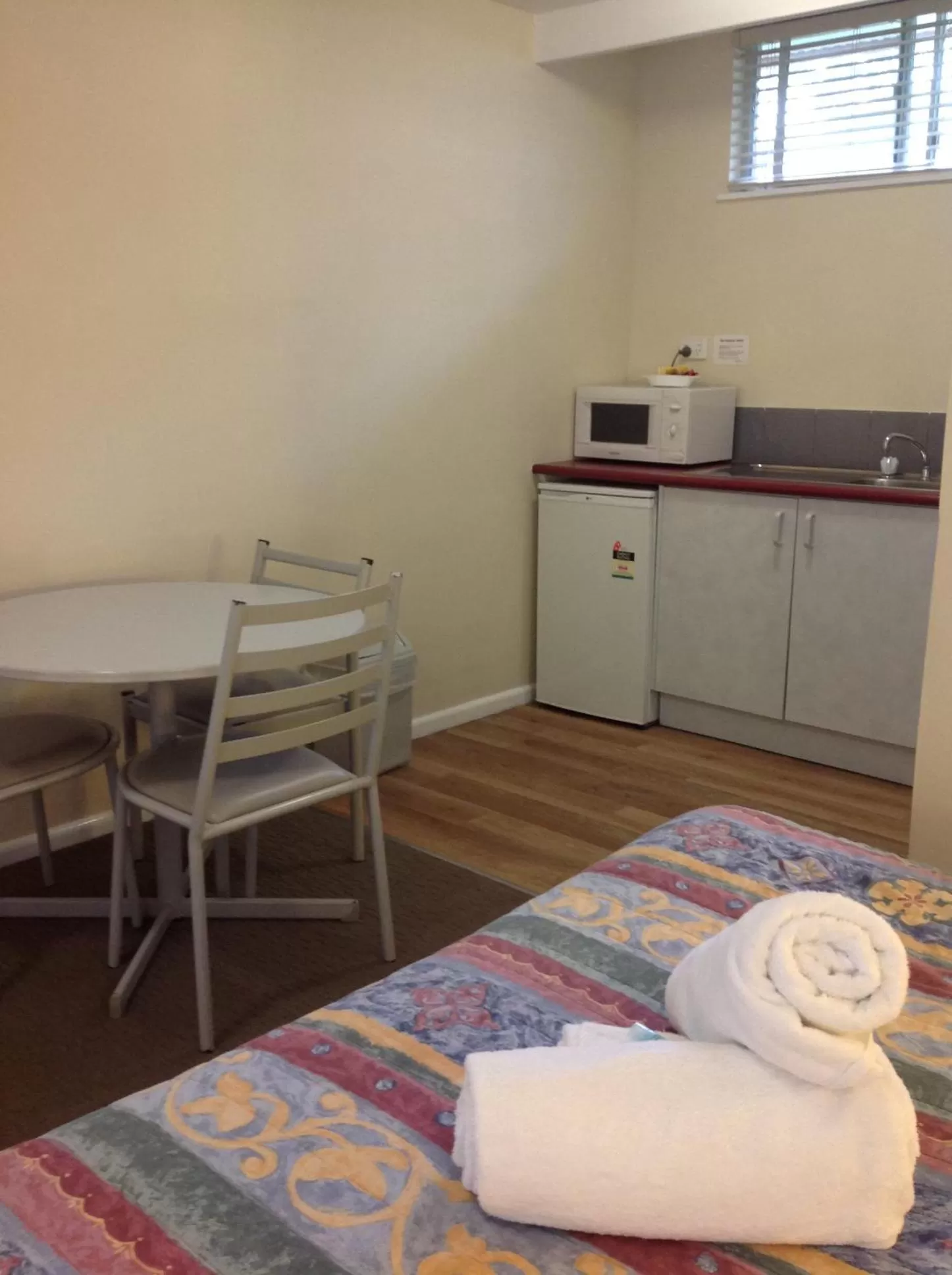 Bed in Motel Farnboro