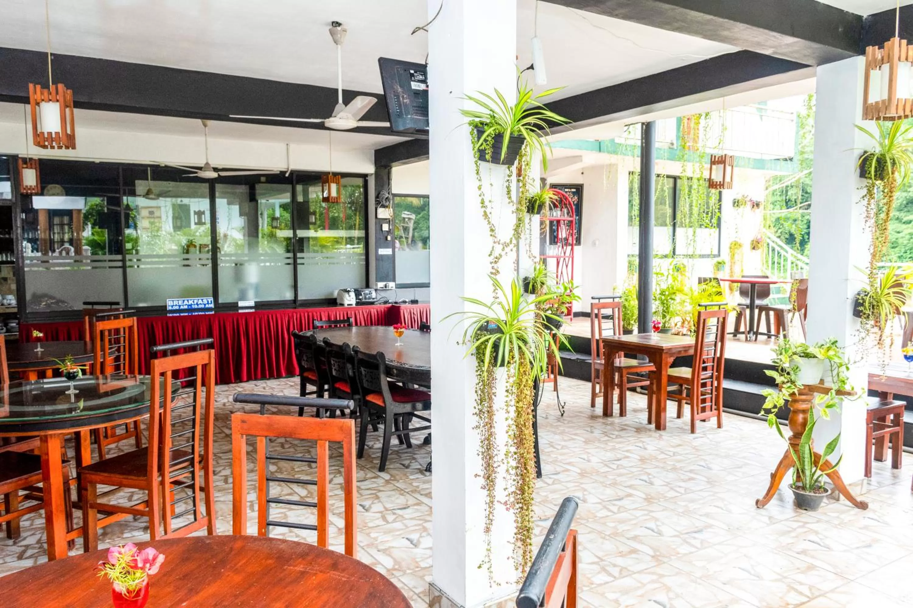 Restaurant/places to eat in Kandy Riverside Villa