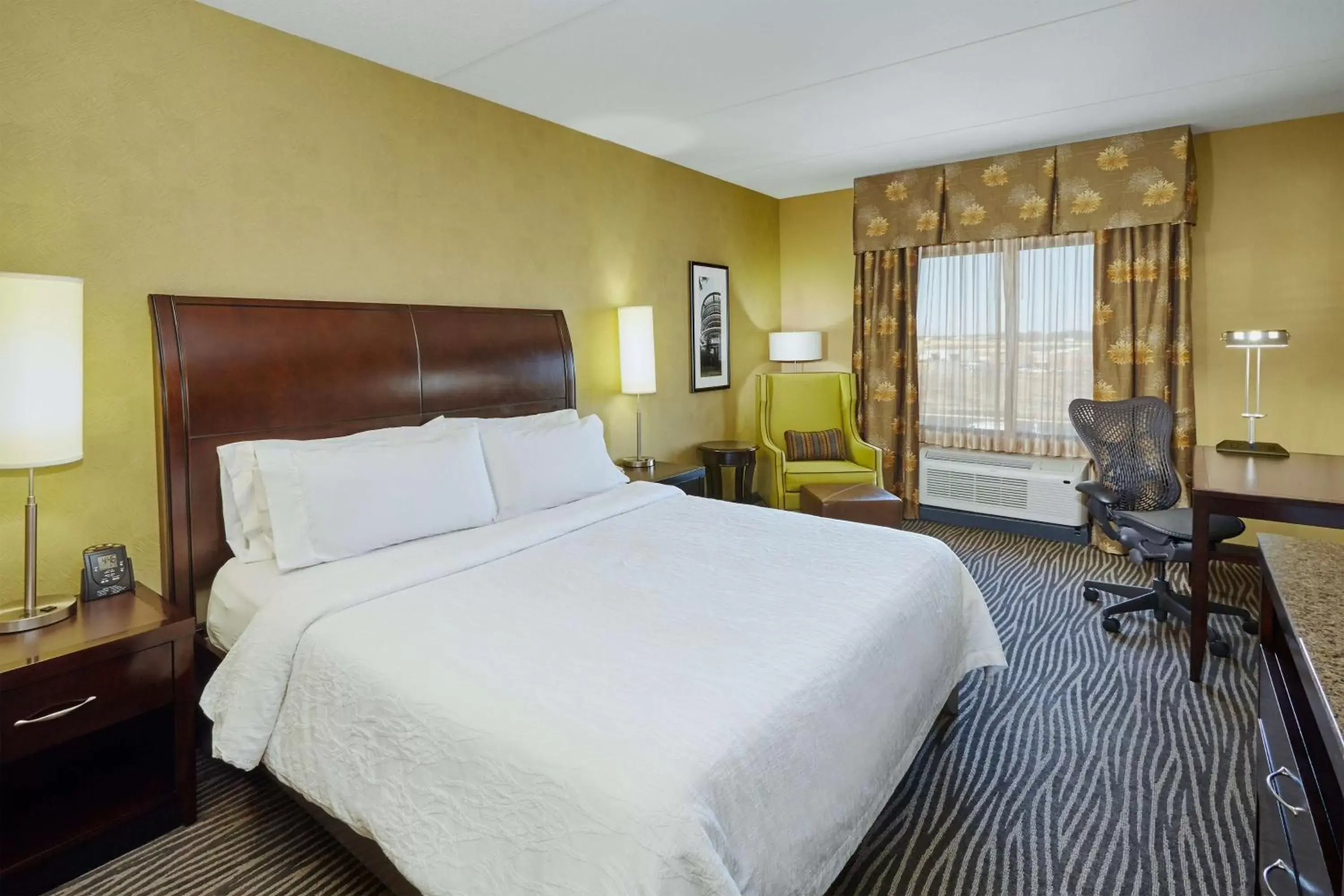 Bedroom, Bed in Hilton Garden Inn Indianapolis Northwest