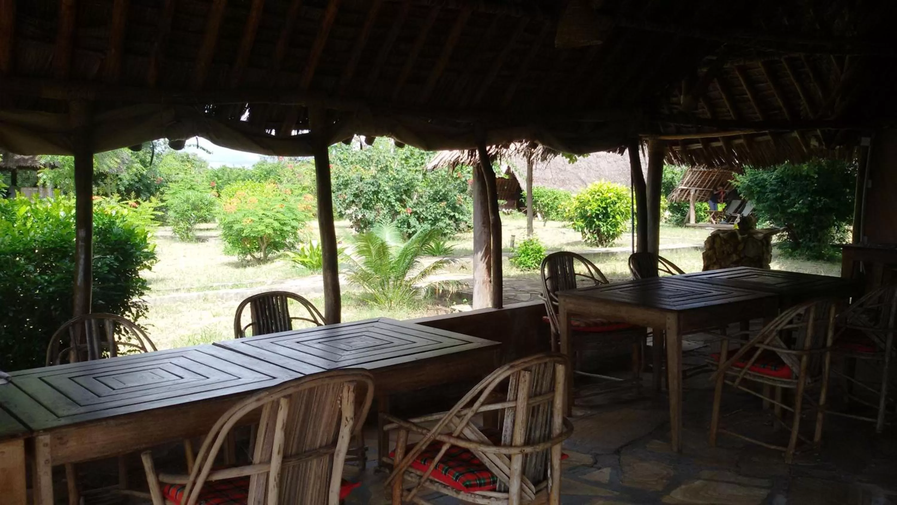 Restaurant/places to eat in Bahari Pori Resort