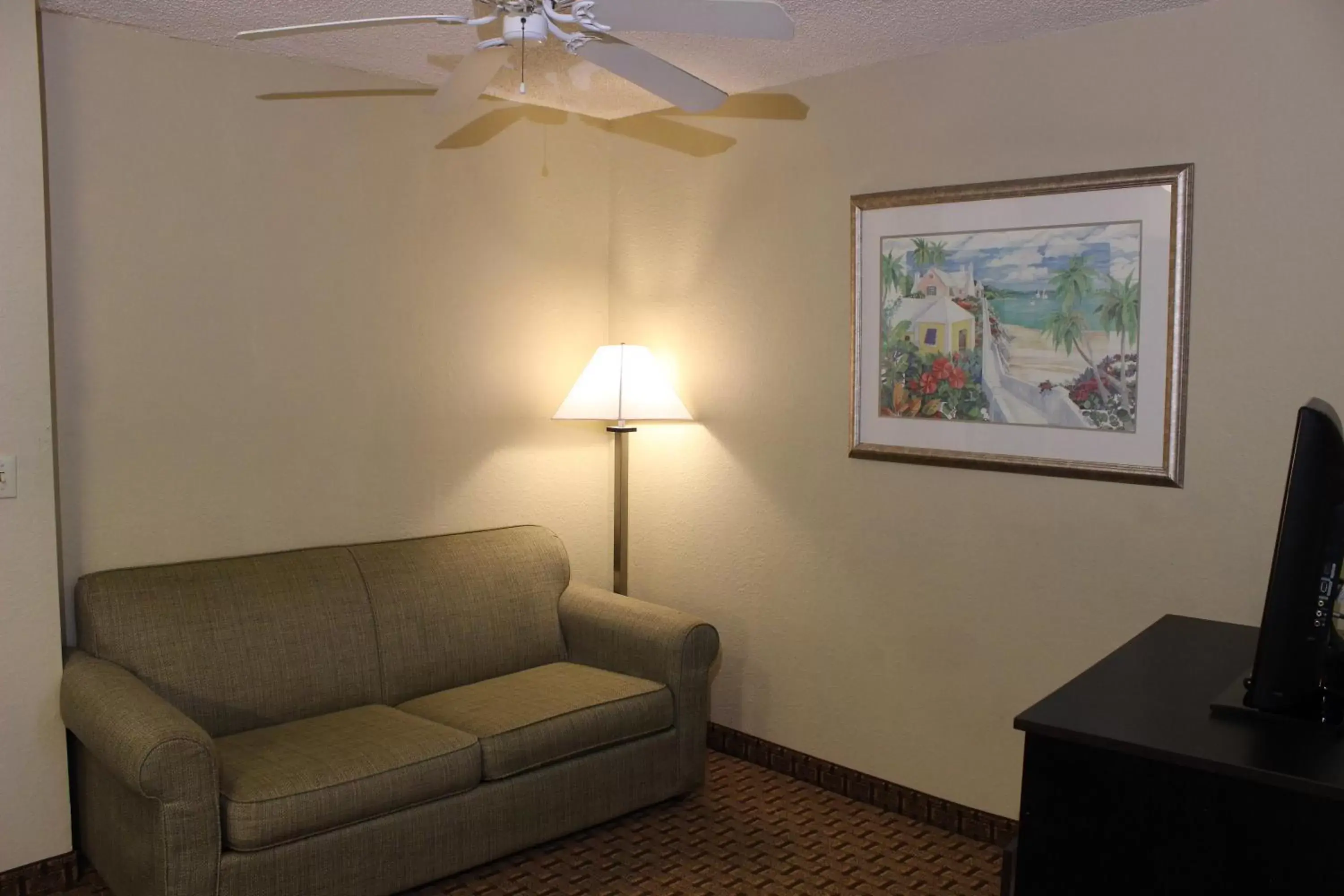 Living room, Seating Area in Baymont by Wyndham Fort Myers Airport