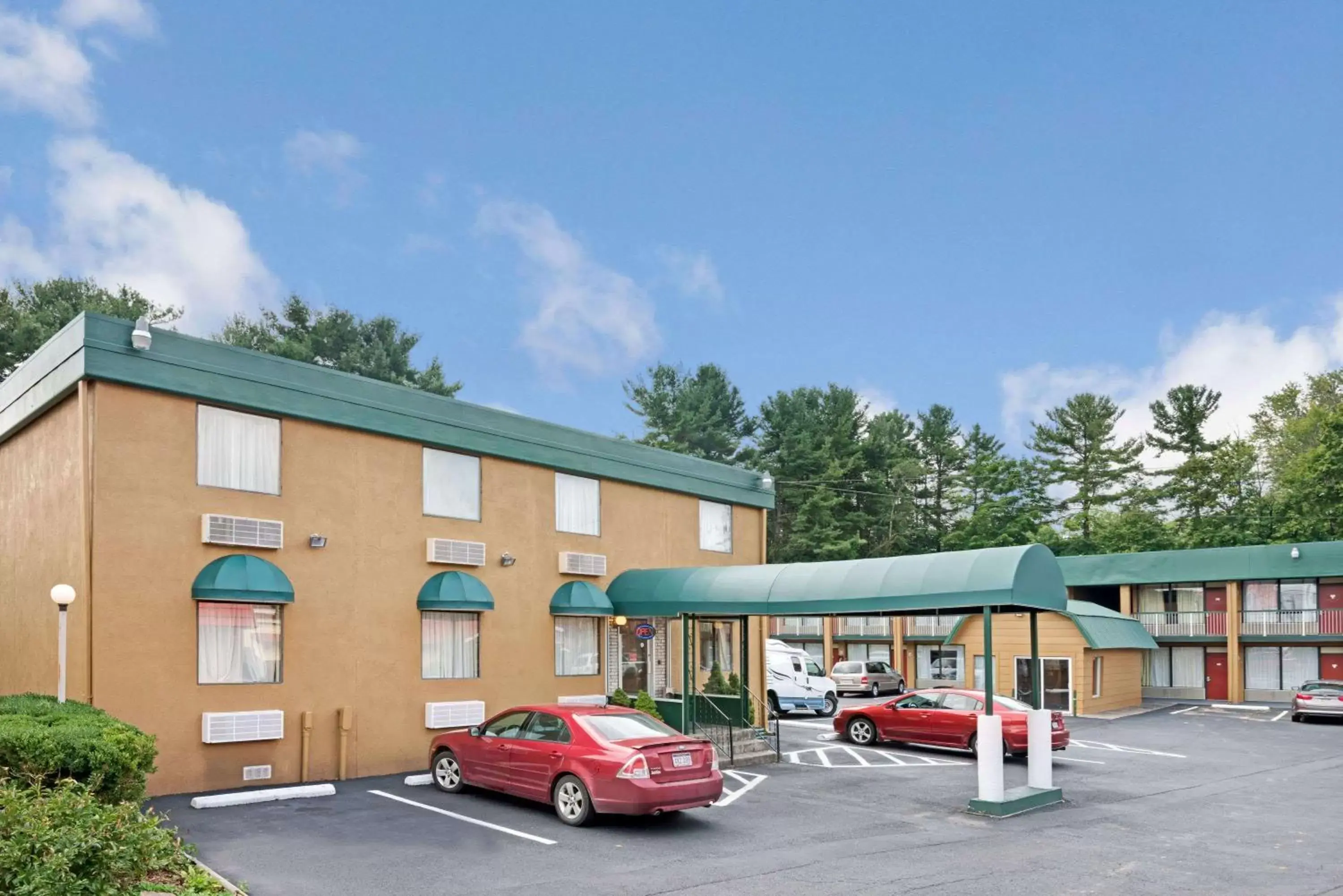 Property building in Travelodge by Wyndham Beckley Property building in Travelodge by Wyndham Beckley