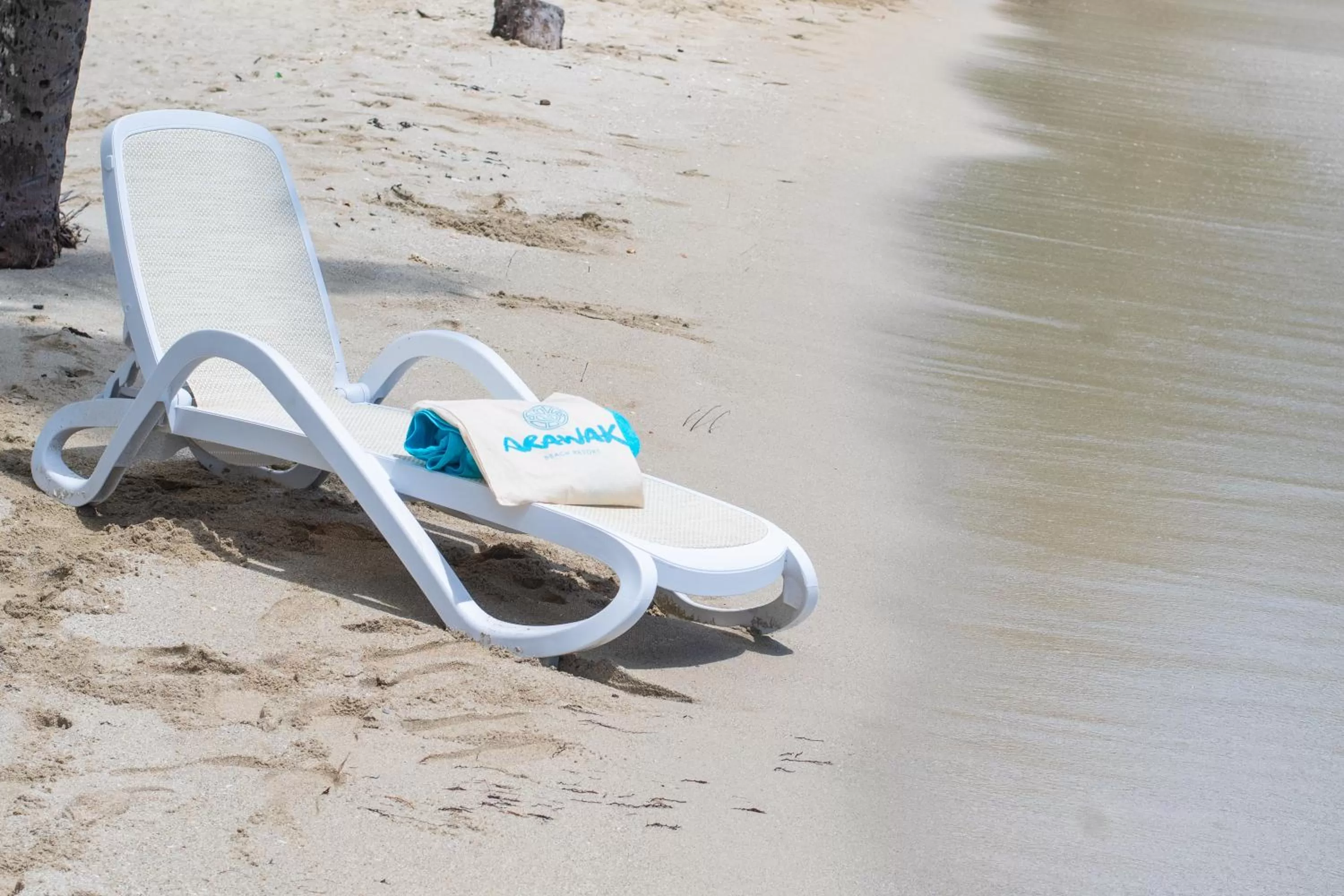 Beach in Hotel Arawak Beach Resort