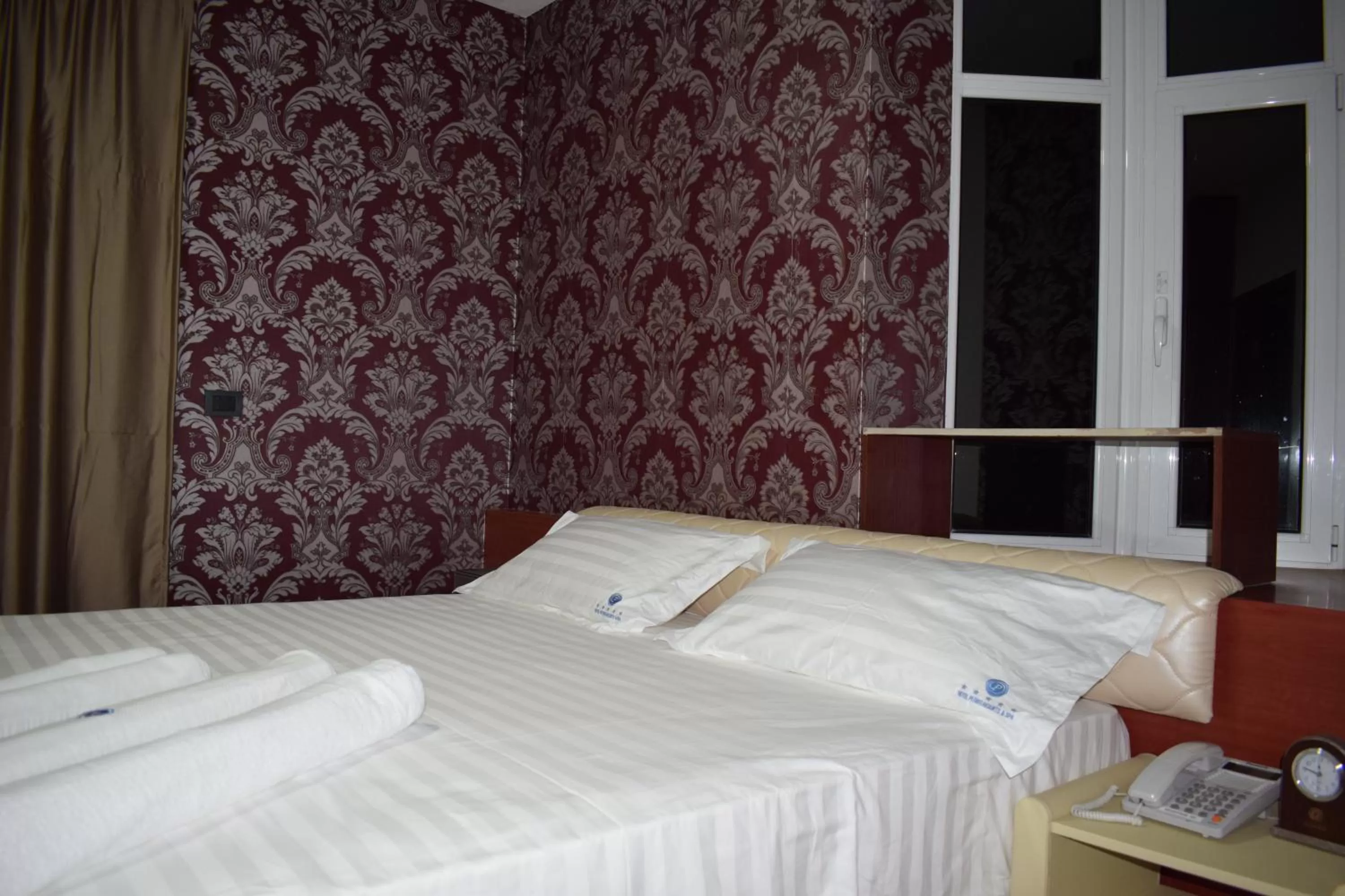 Photo of the whole room, Bed in Petriti & Spa