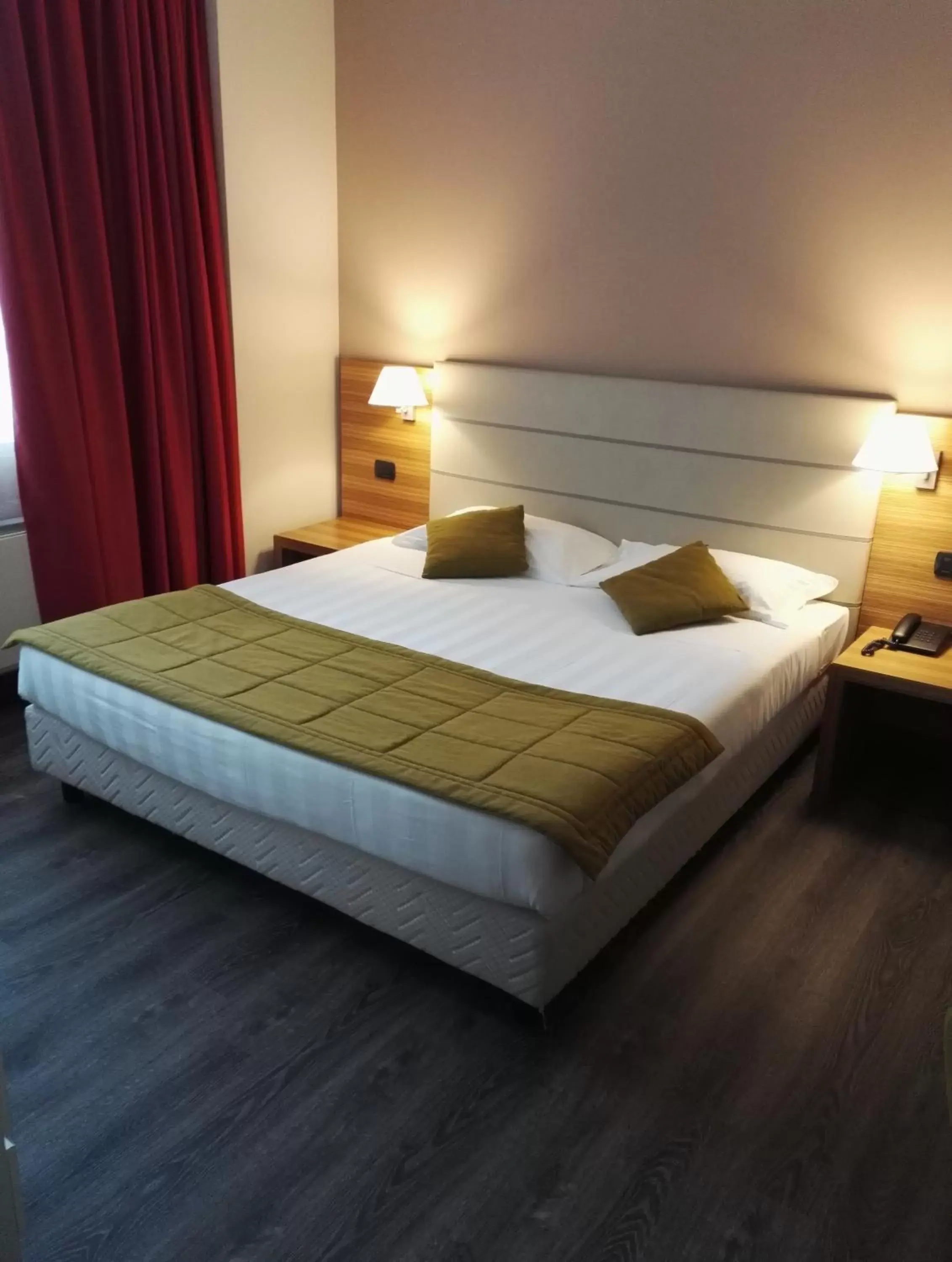 Bedroom, Bed in Bis Hotel Varese