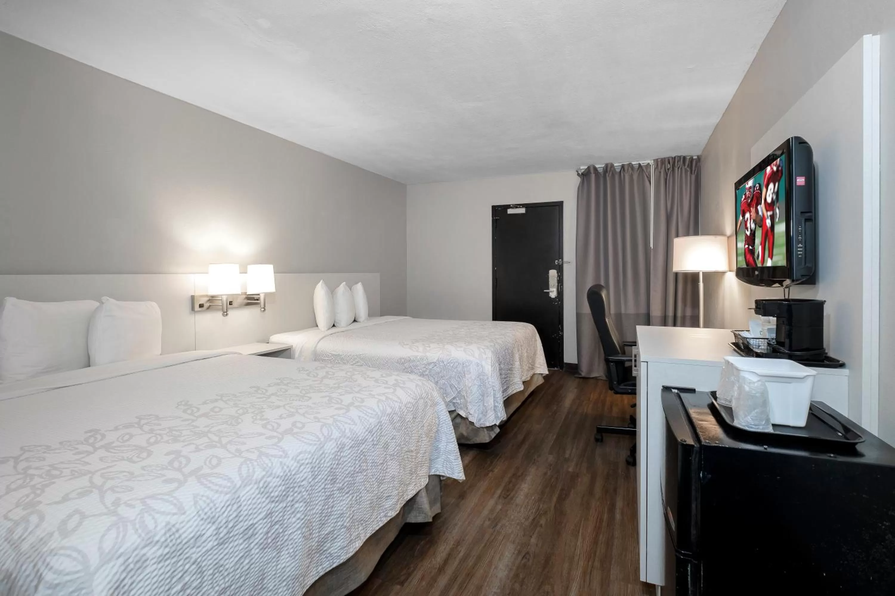 Photo of the whole room, Room Photo in Red Roof Inn PLUS Orlando-Convention Center- Int'l Dr