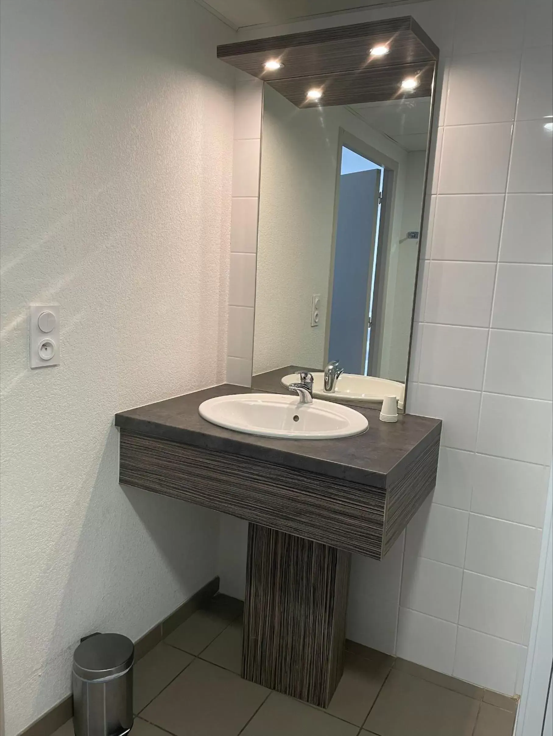Bathroom in Zenao Appart'Hotel