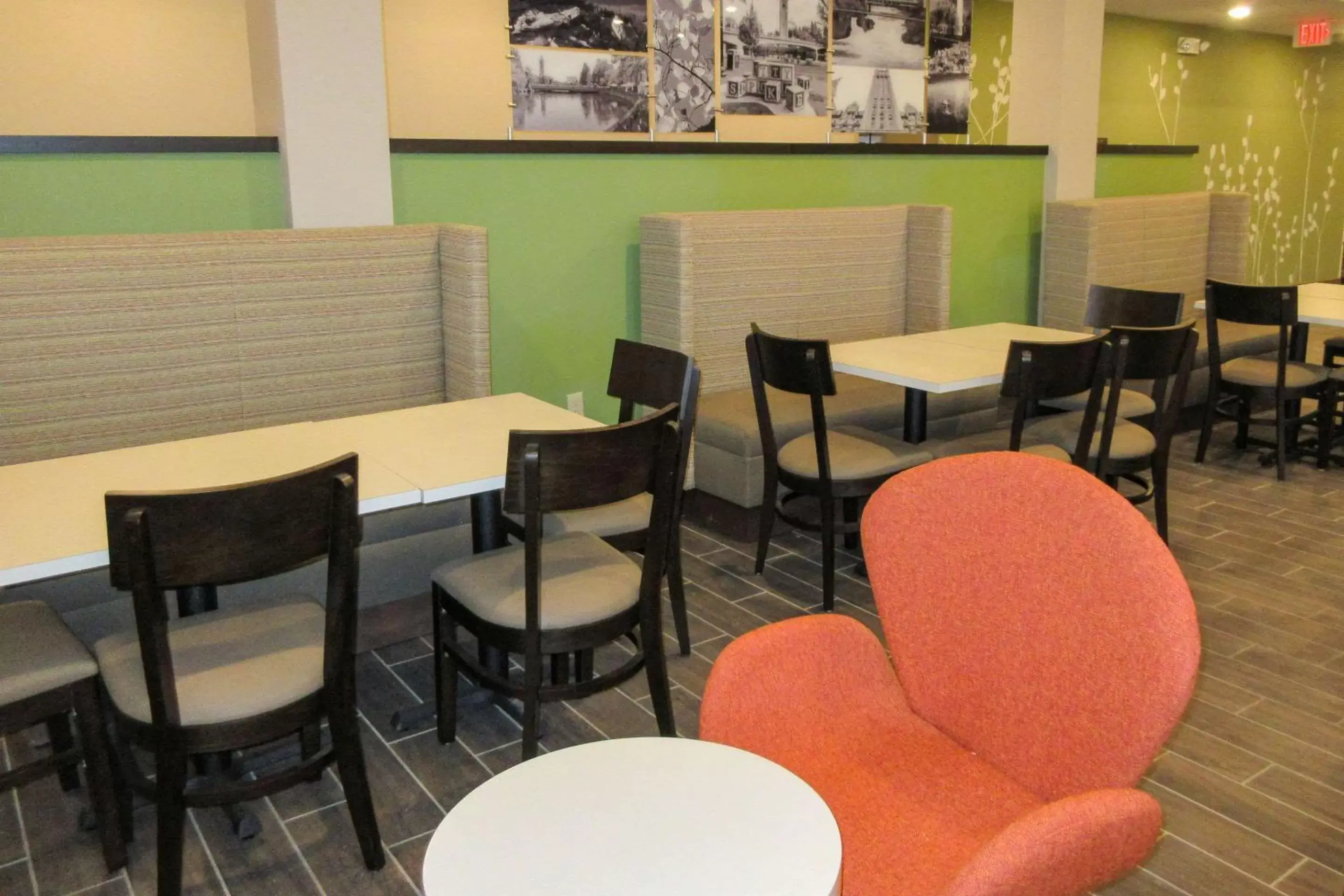 Restaurant/Places to Eat in MainStay Suites Spokane Airport