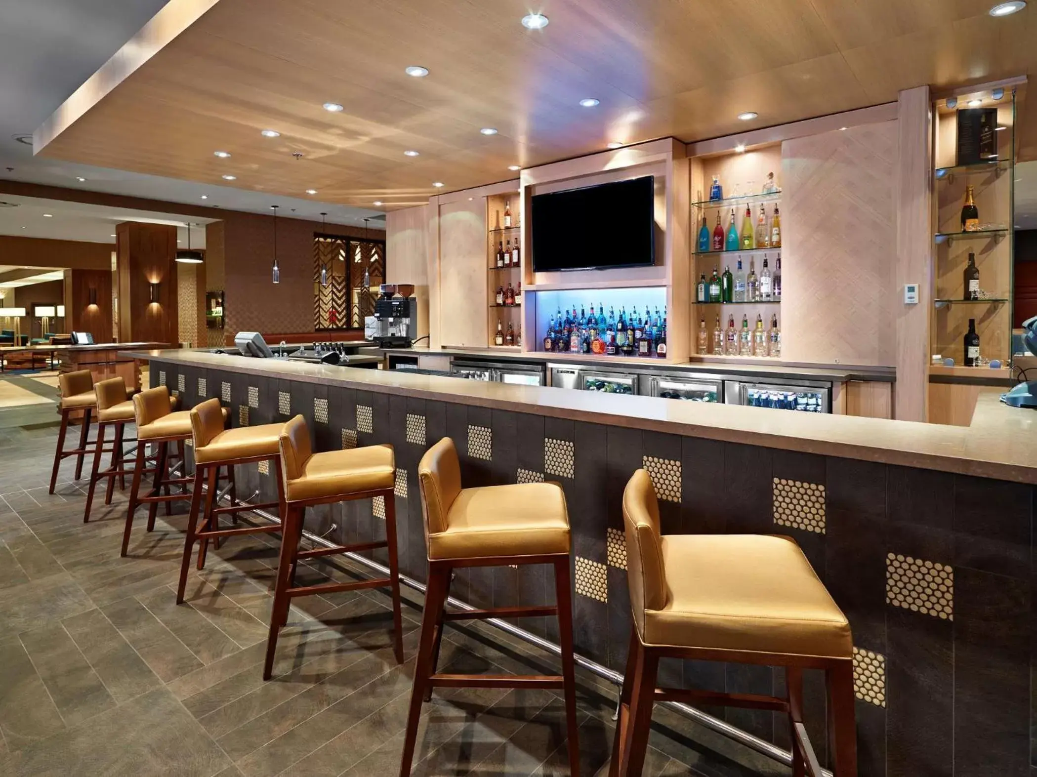 Restaurant/places to eat, Lounge/Bar in DoubleTree by Hilton Hotel & Conference Centre Regina