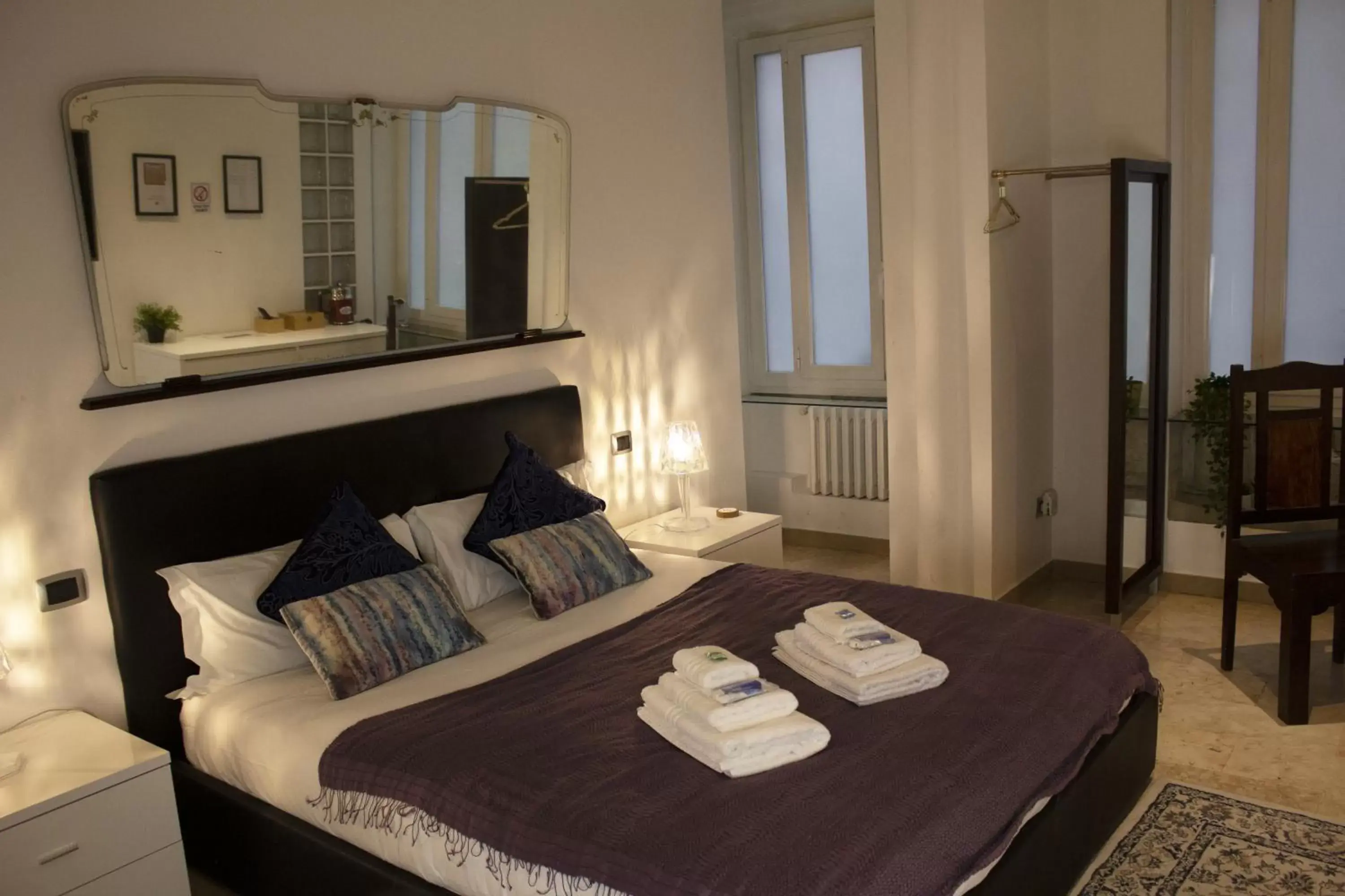 Photo of the whole room, Bed in Naviglio81