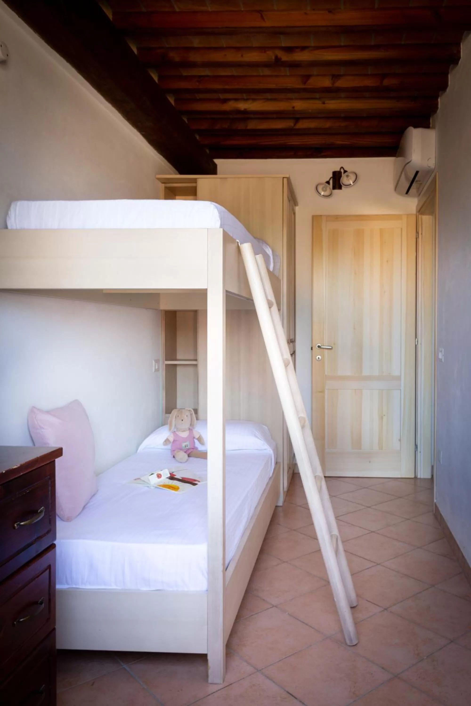 bunk bed, Bed in Borgo Verde