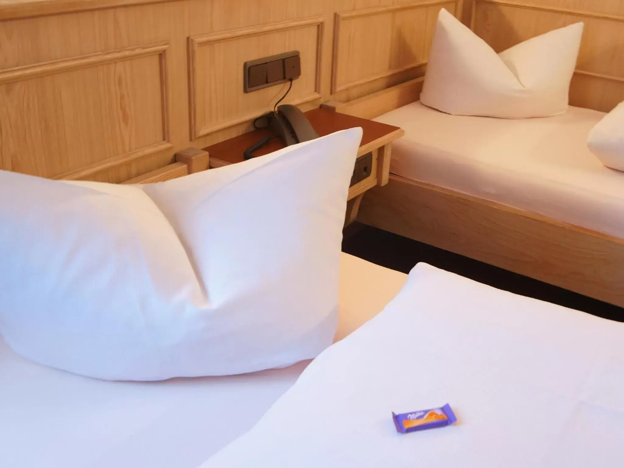 Twin Room - single occupancy in Hotel Grüner Baum Twin Room - single occupancy in Hotel Grüner Baum