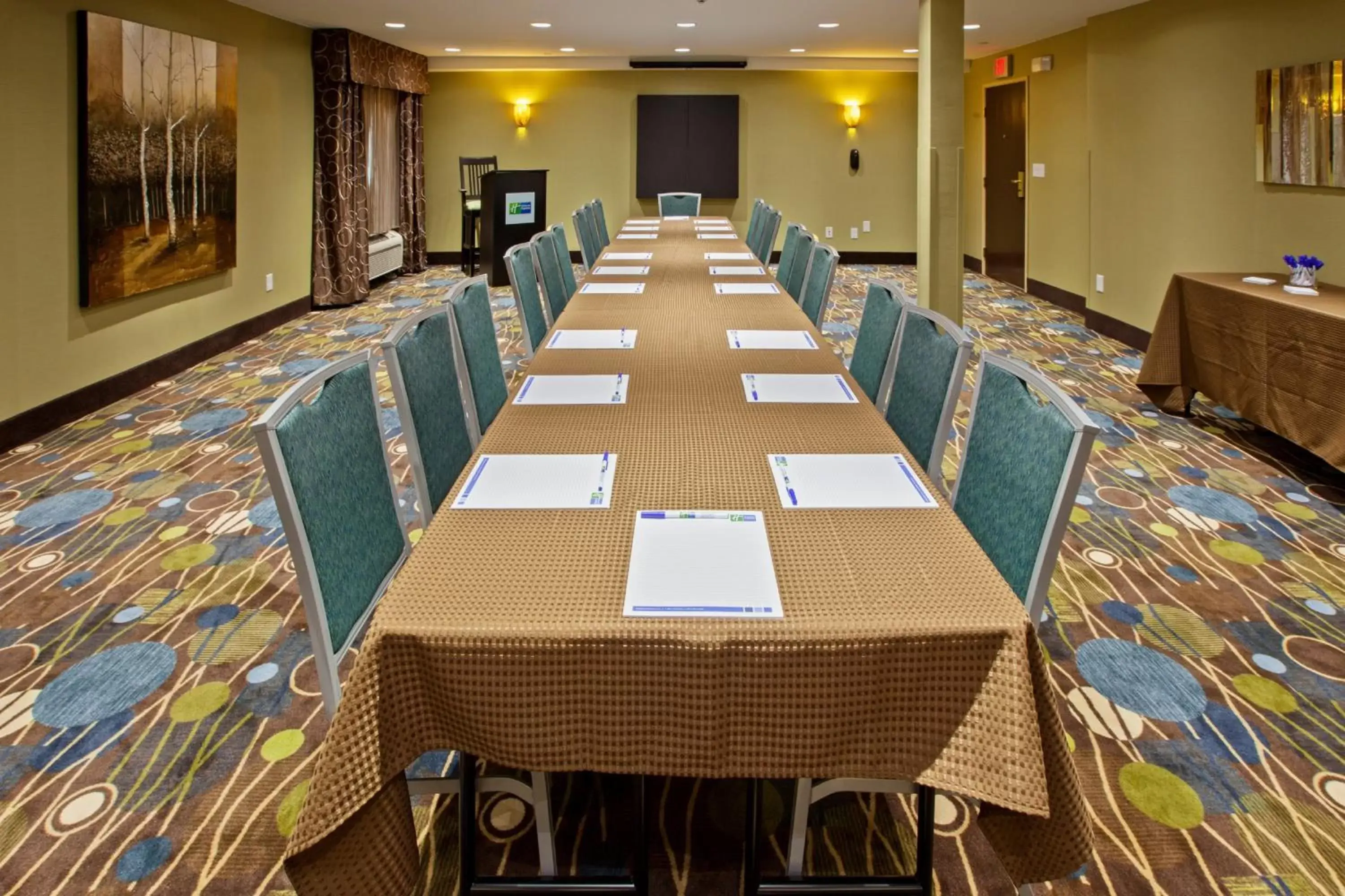 Meeting/conference room in Holiday Inn Express - Bowling Green, an IHG Hotel