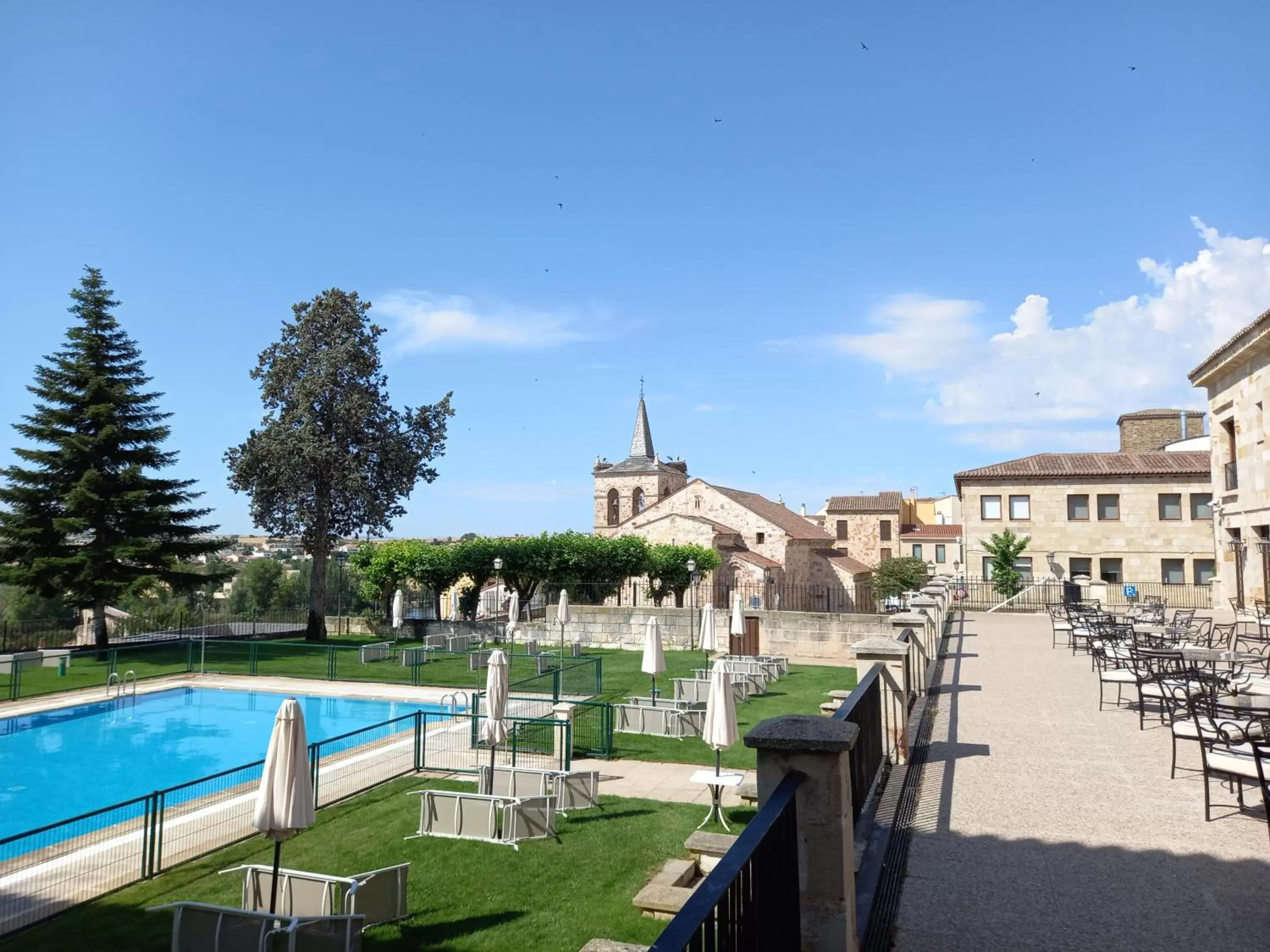 Pool view, Swimming Pool in Parador de Zamora