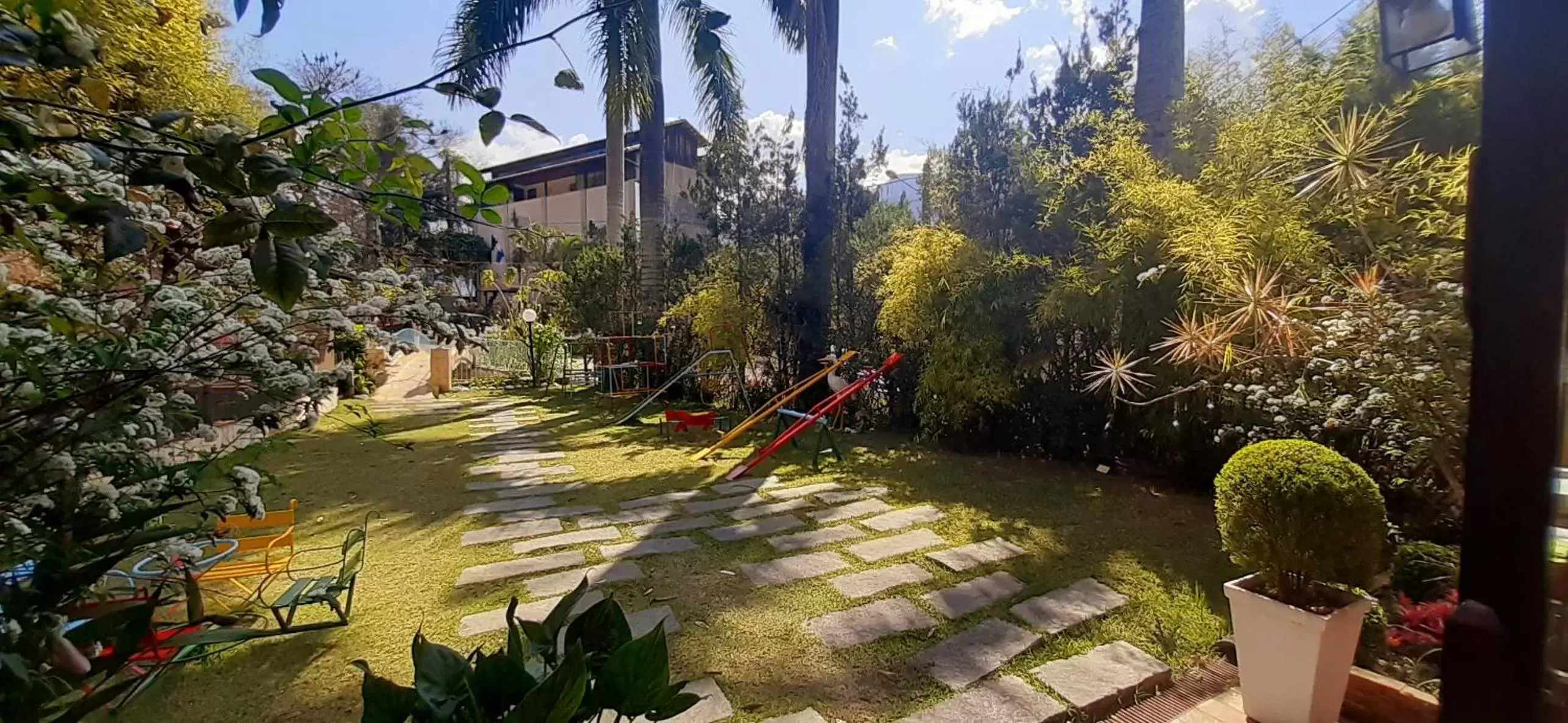 Garden in Hotel Serra Everest