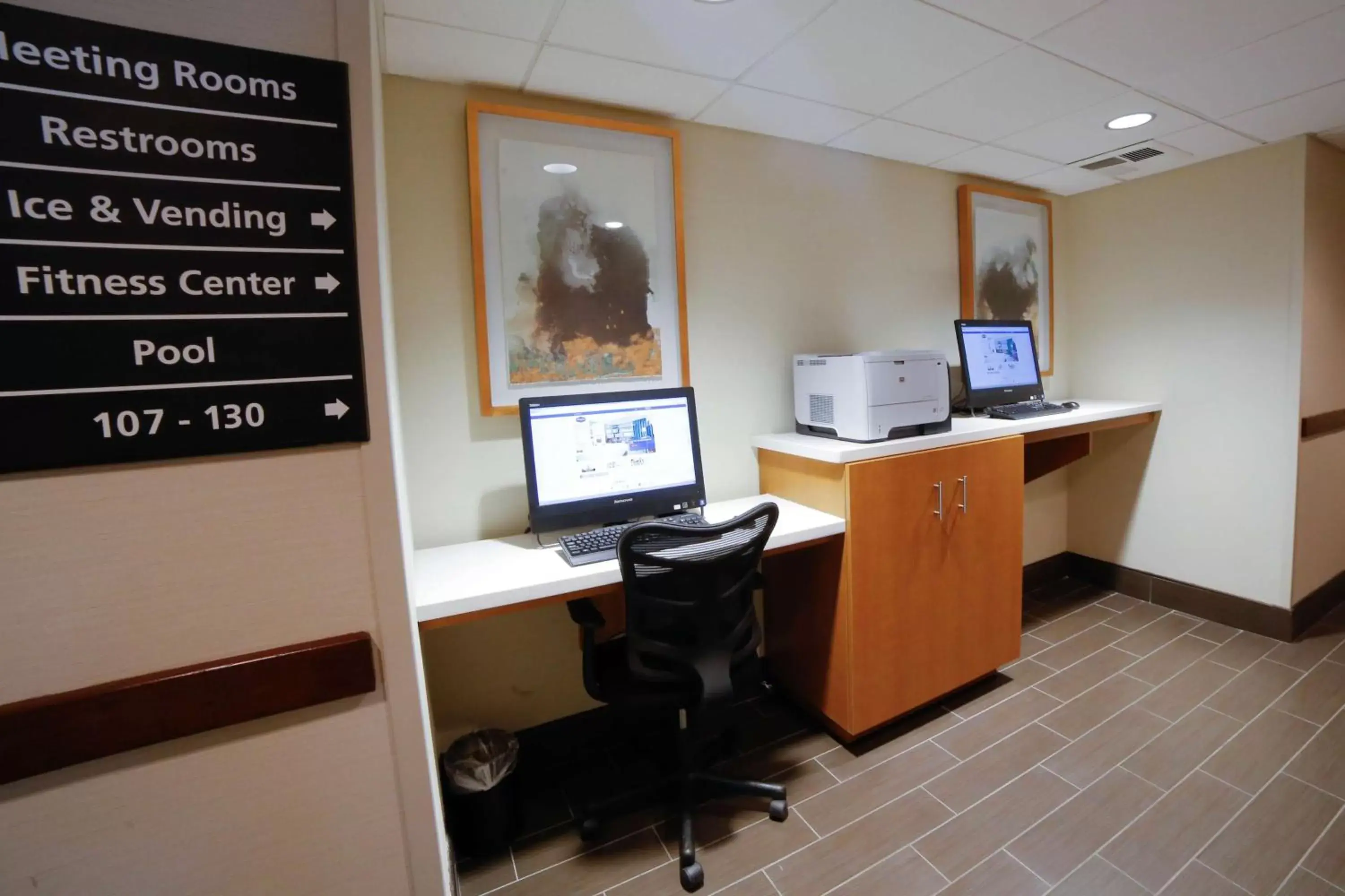 Business facilities, Business Area/Conference Room in Hampton Inn Franklin, NC