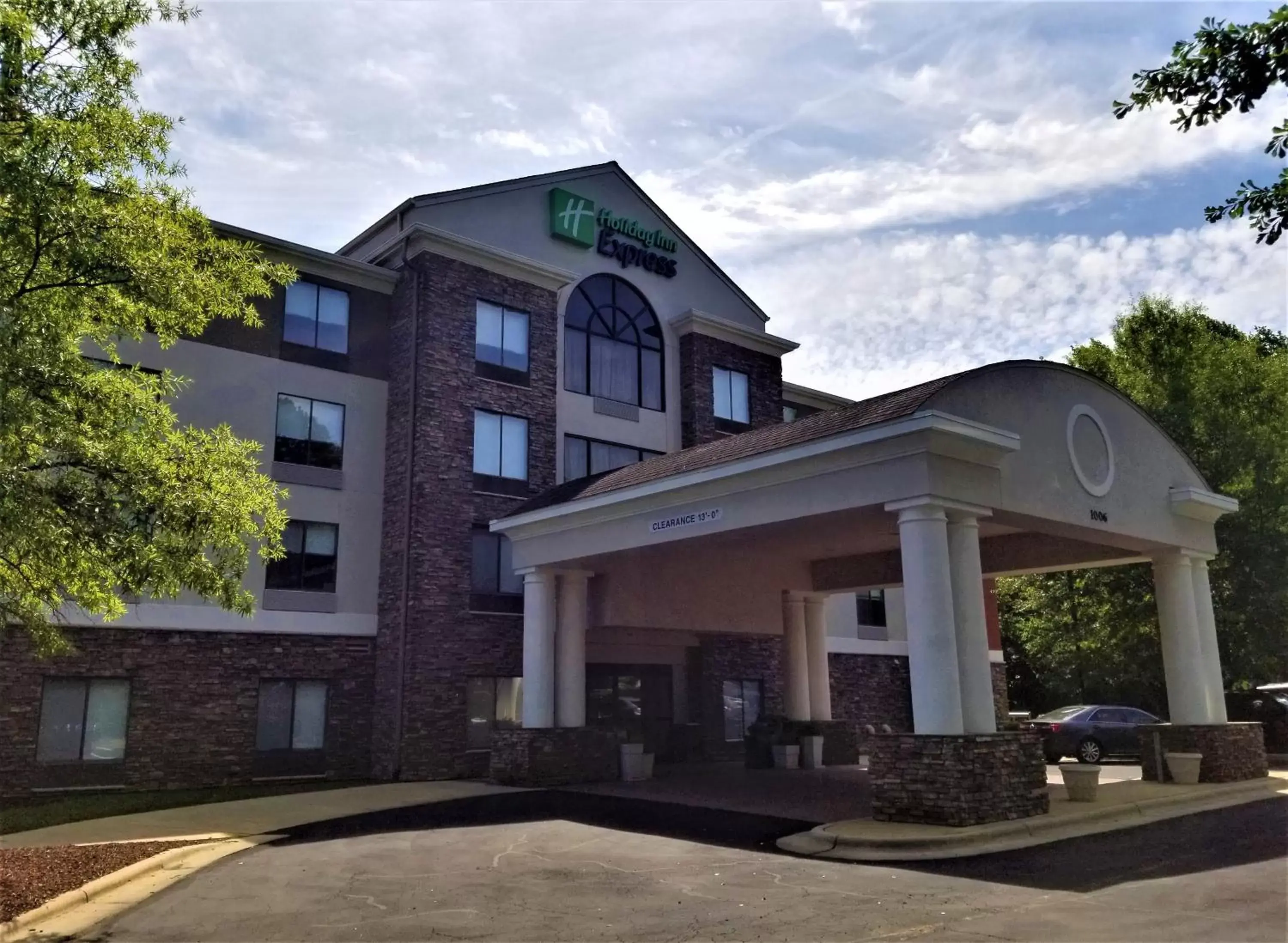 Property Building in Holiday Inn Express Apex - Raleigh, an IHG Hotel