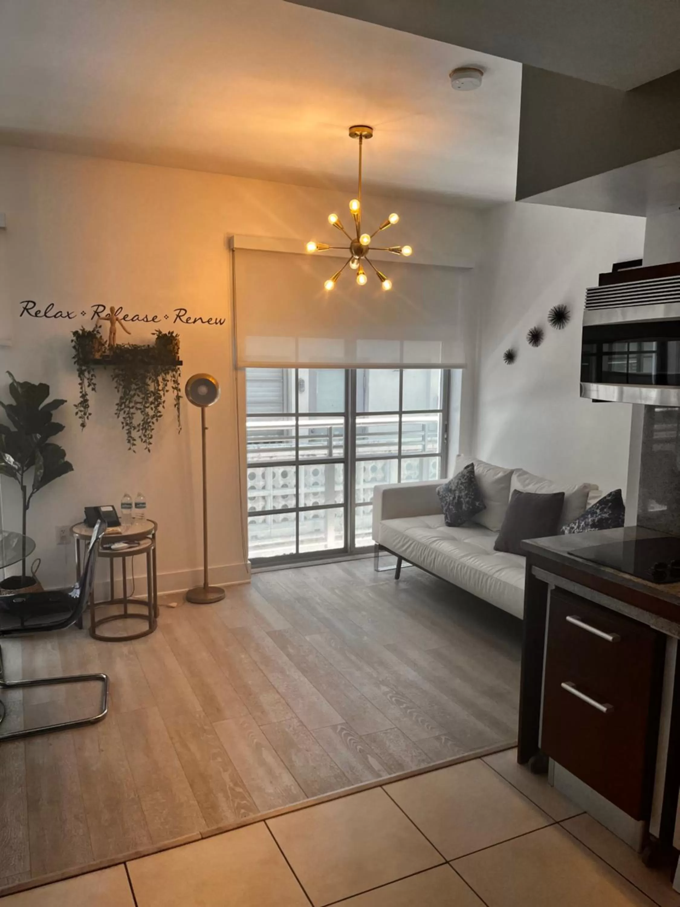 Living room, Seating Area in Suites at The Strand on Ocean Drive