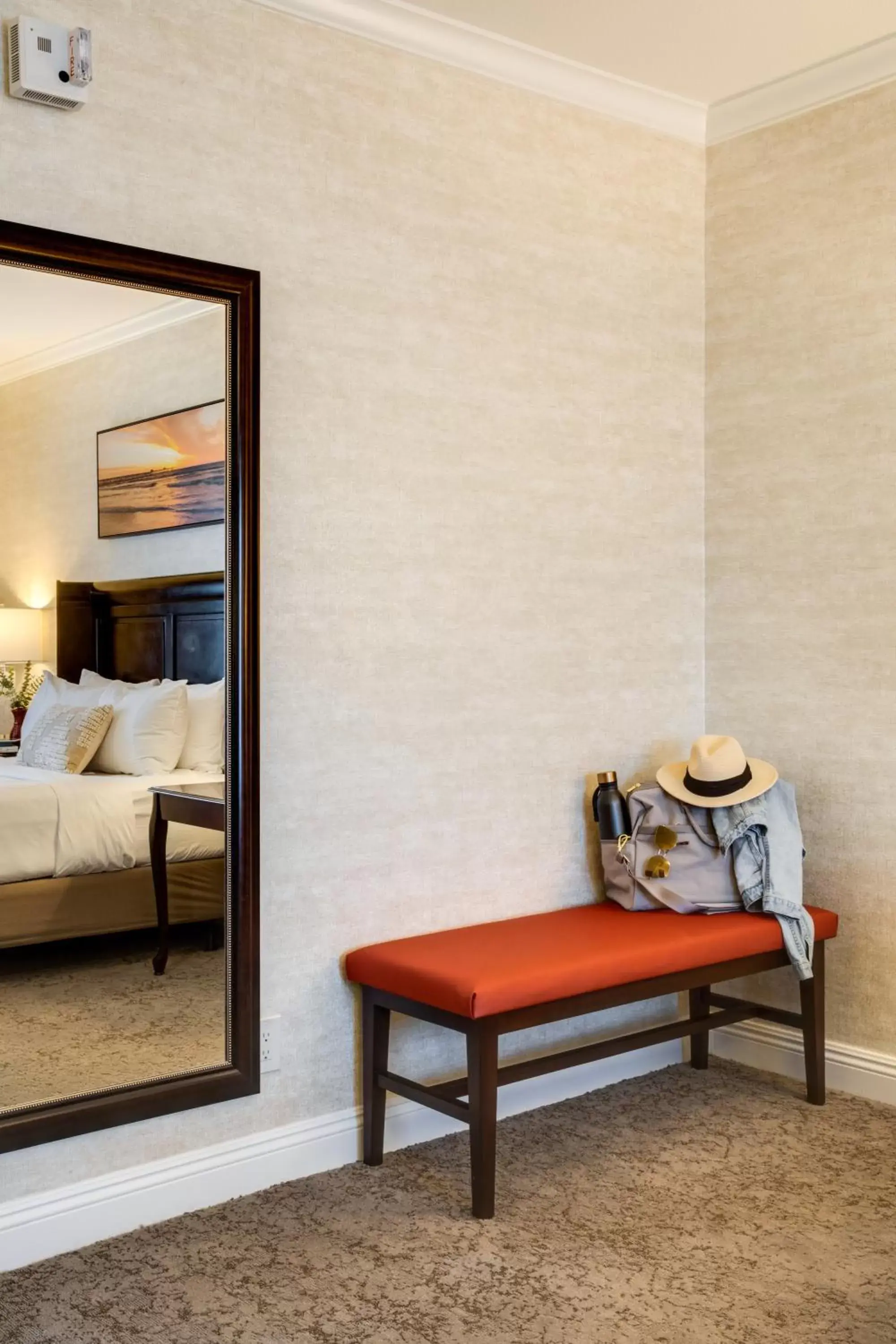 Bedroom, Seating Area in Ayres Hotel Costa Mesa Newport Beach