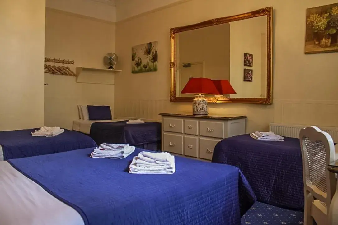 Bed in Blades Hotel Bed in Blades Hotel