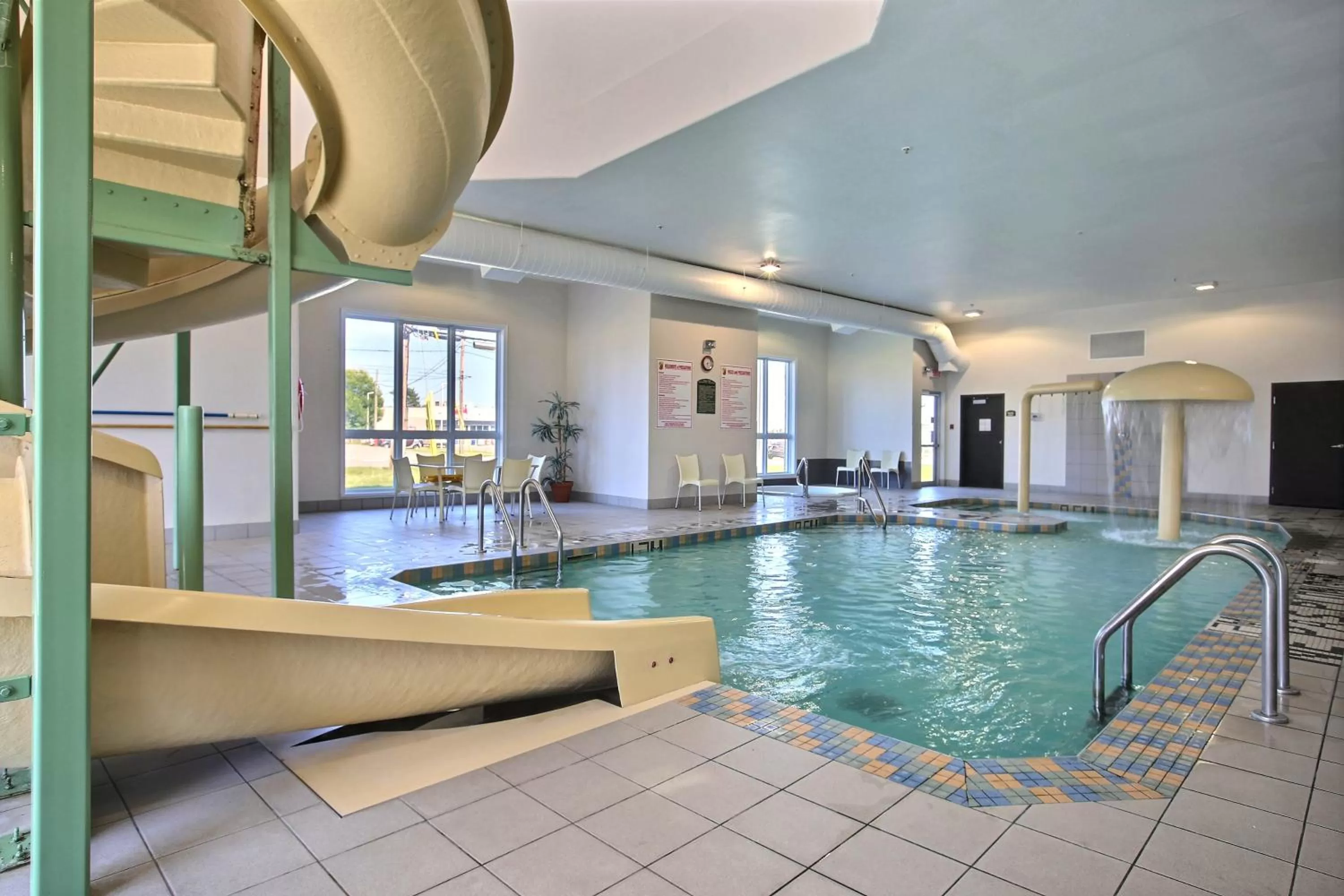 Swimming pool in Super 8 by Wyndham Trois-Rivieres
