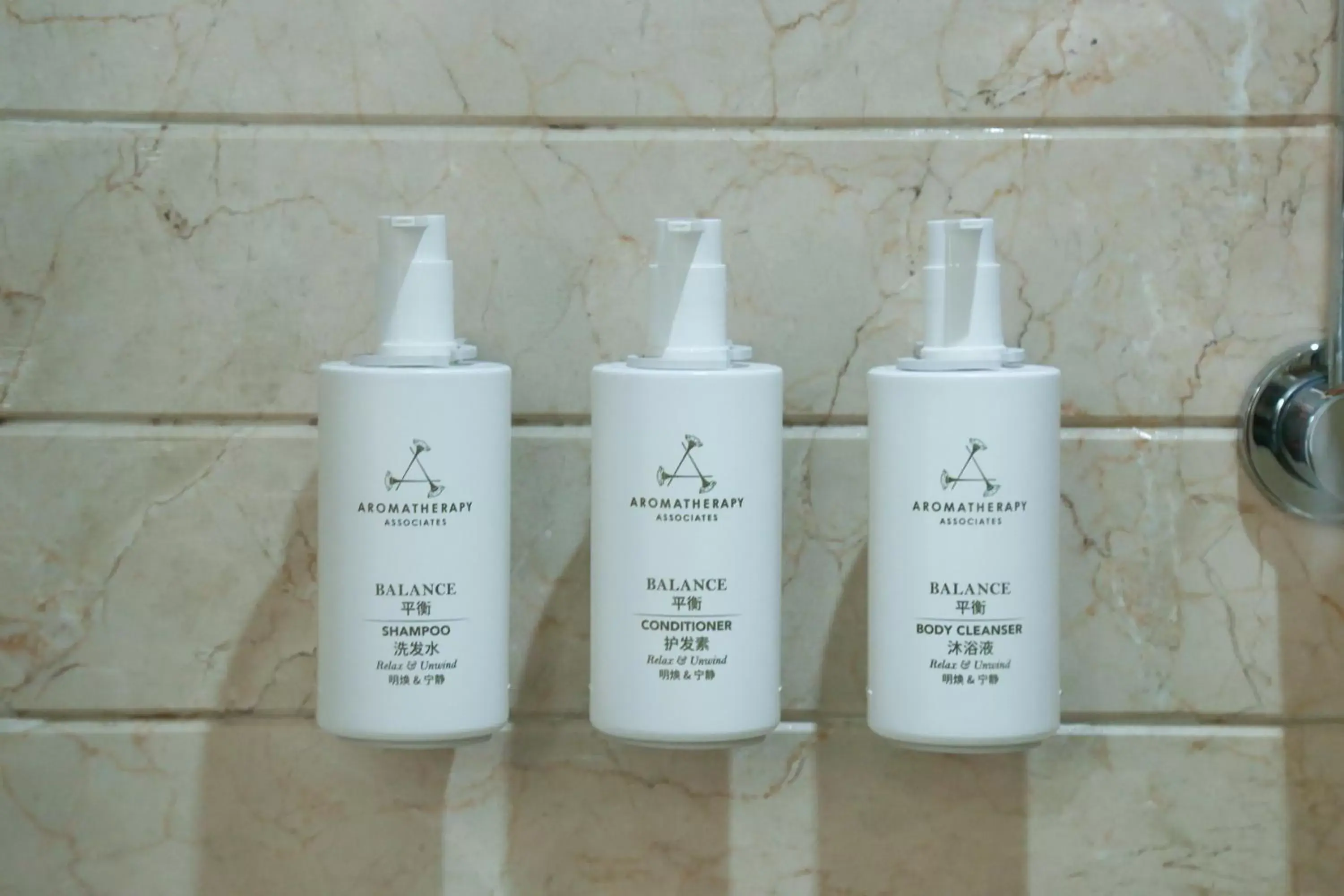 Executive Level King Room with Skyline View in JW Marriott Shanghai at Tomorrow Square Executive Level King Room with Skyline View in JW Marriott Shanghai at Tomorrow Square