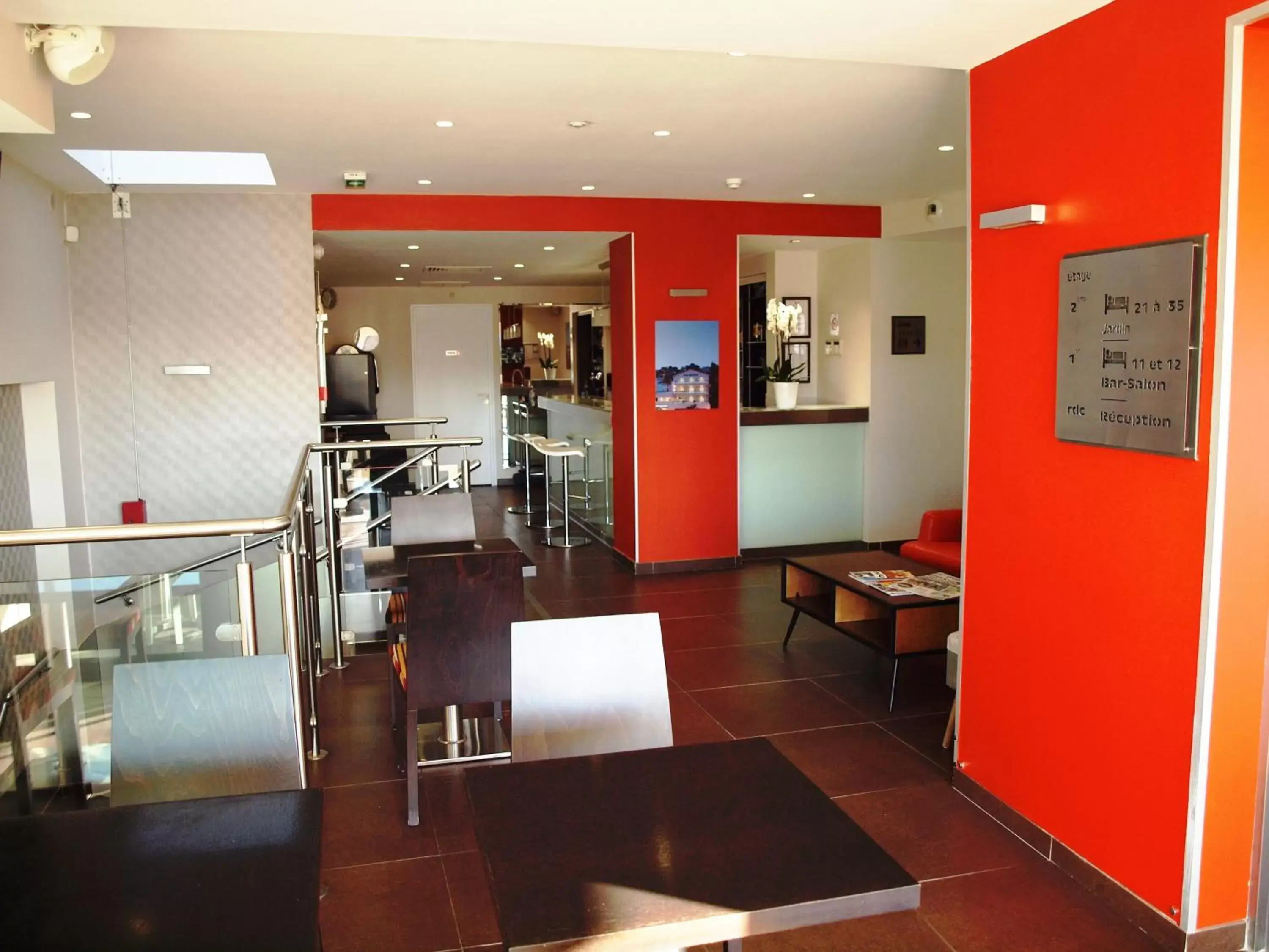 Lounge or bar, Restaurant/Places to Eat in Hôtel Baptistin