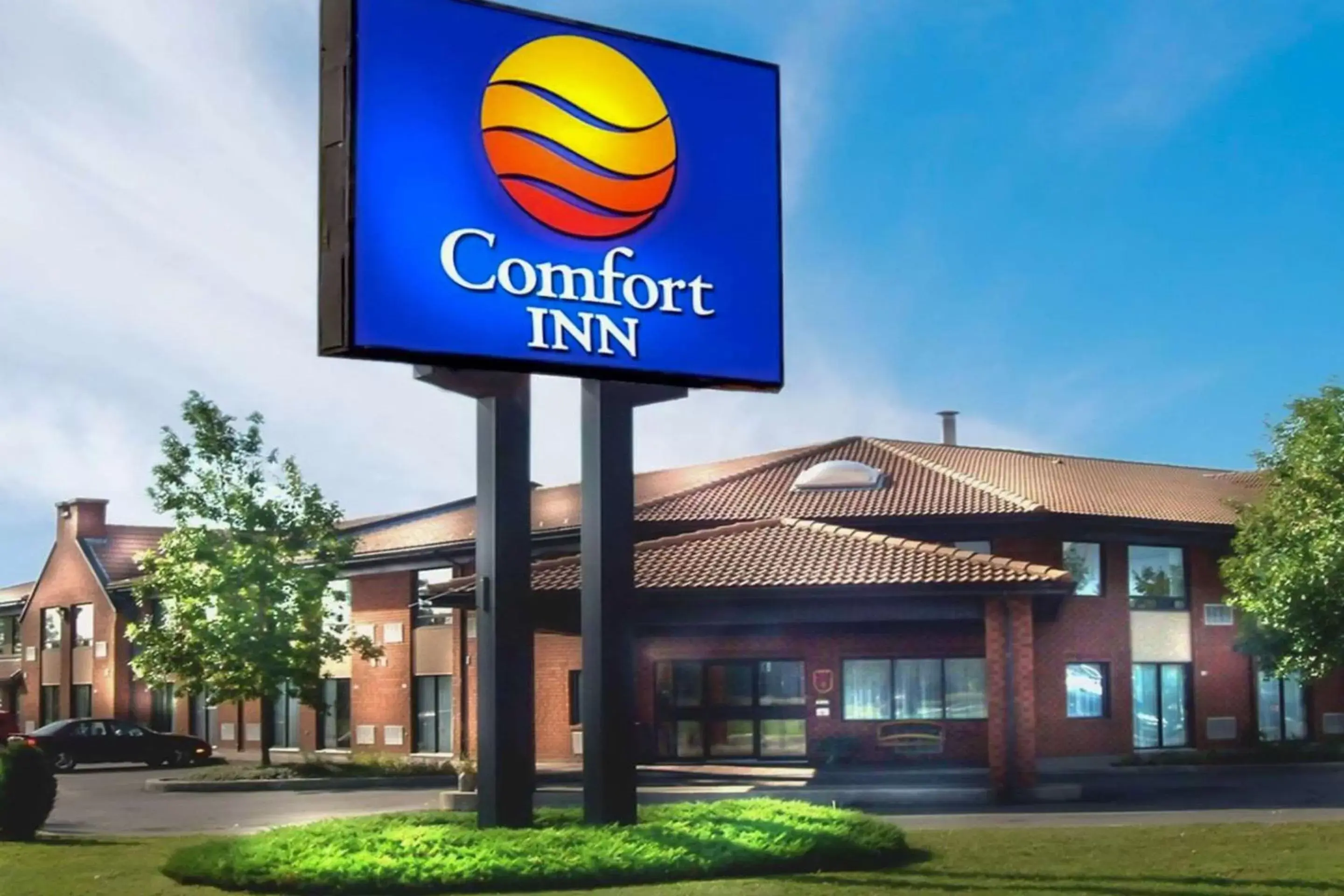 Property Building in Comfort Inn Airport East