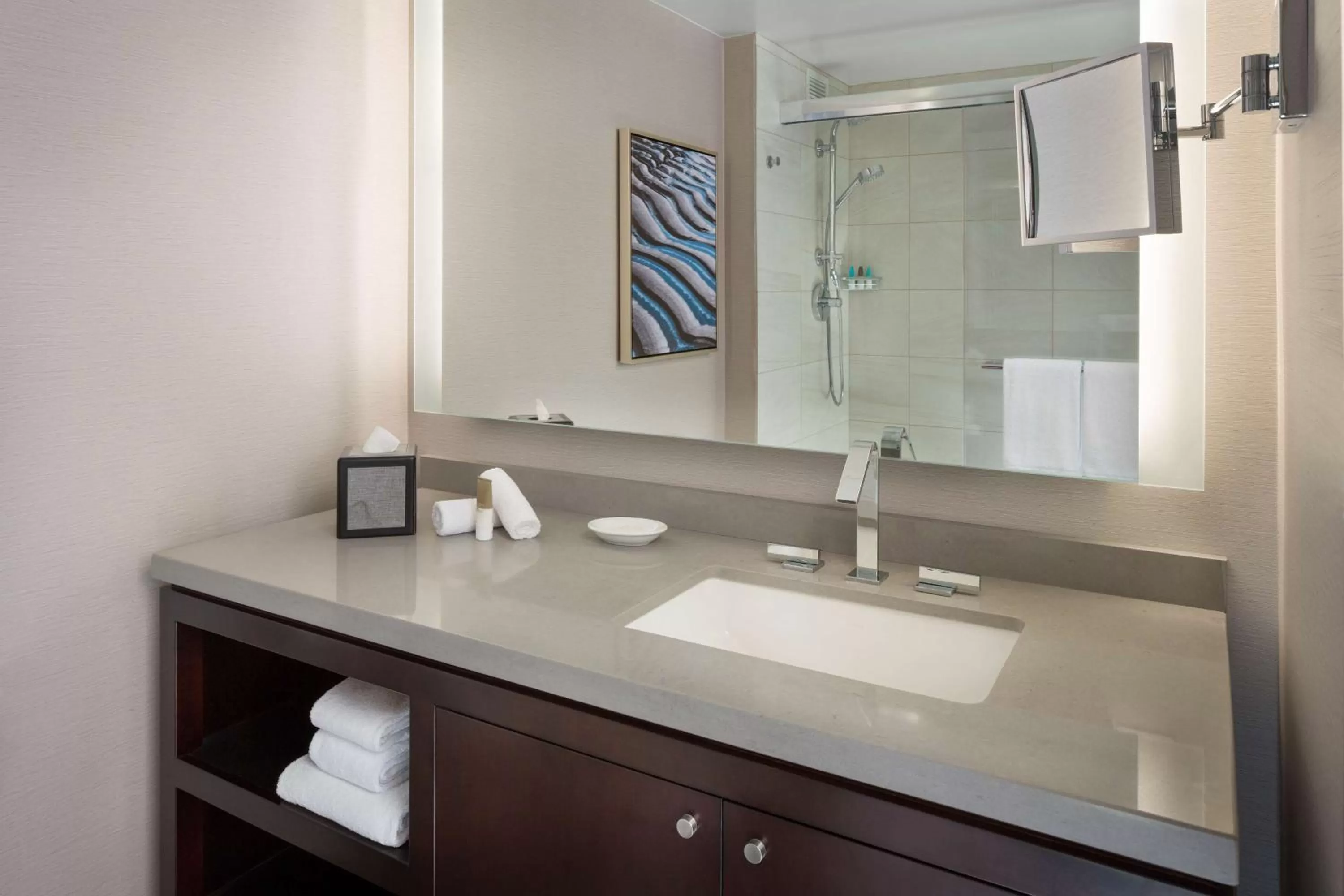 Queen Room with Two Queen Beds - High Floor in Hyatt Regency San Francisco Airport