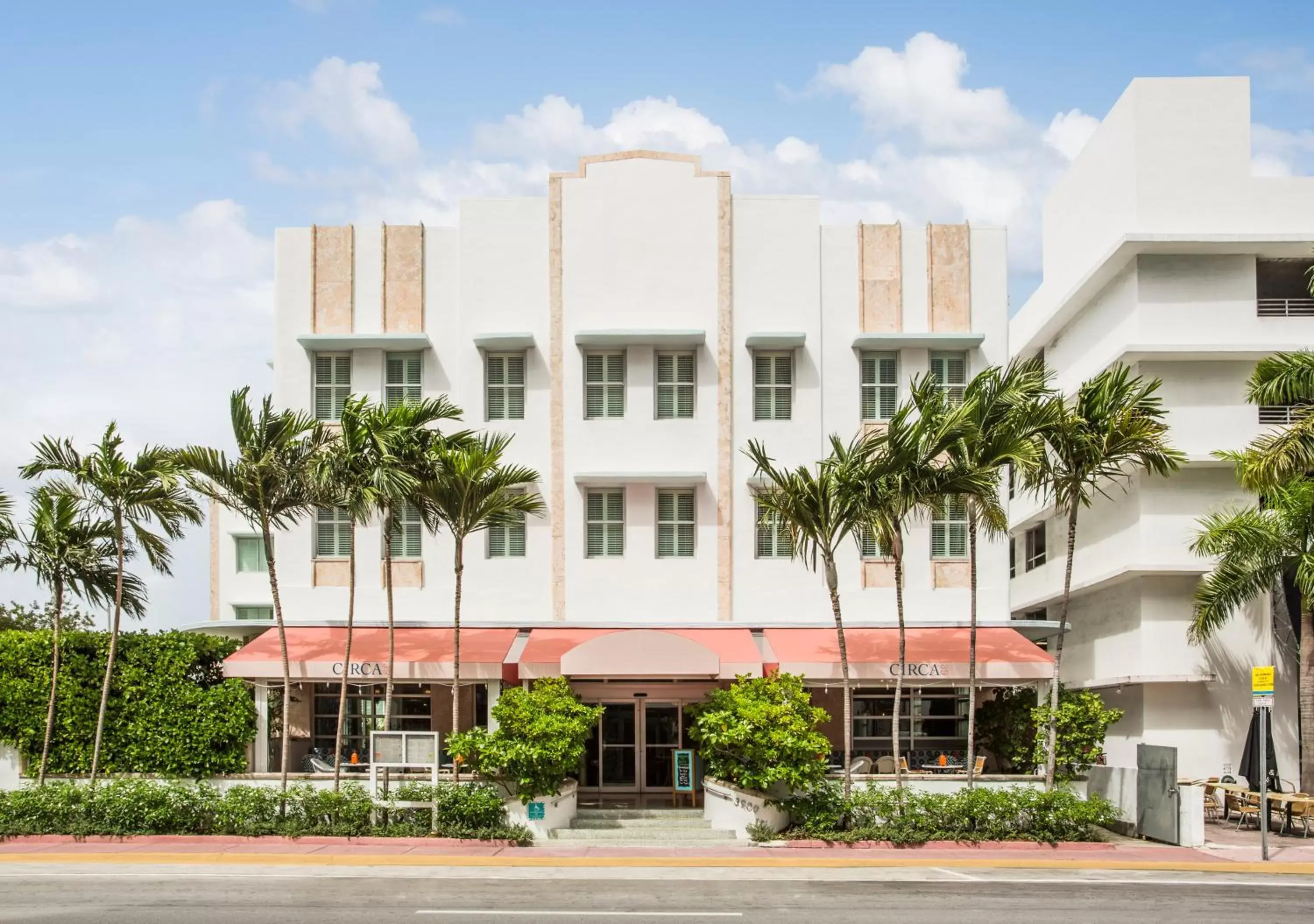 Facade/entrance, Garden in Circa 39 Hotel Miami Beach