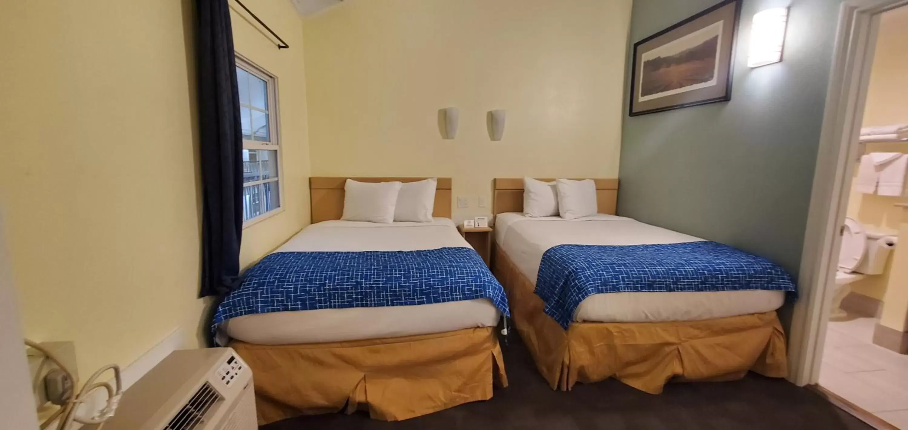 Bed in Travelodge by Wyndham Fairfield/Napa Valley