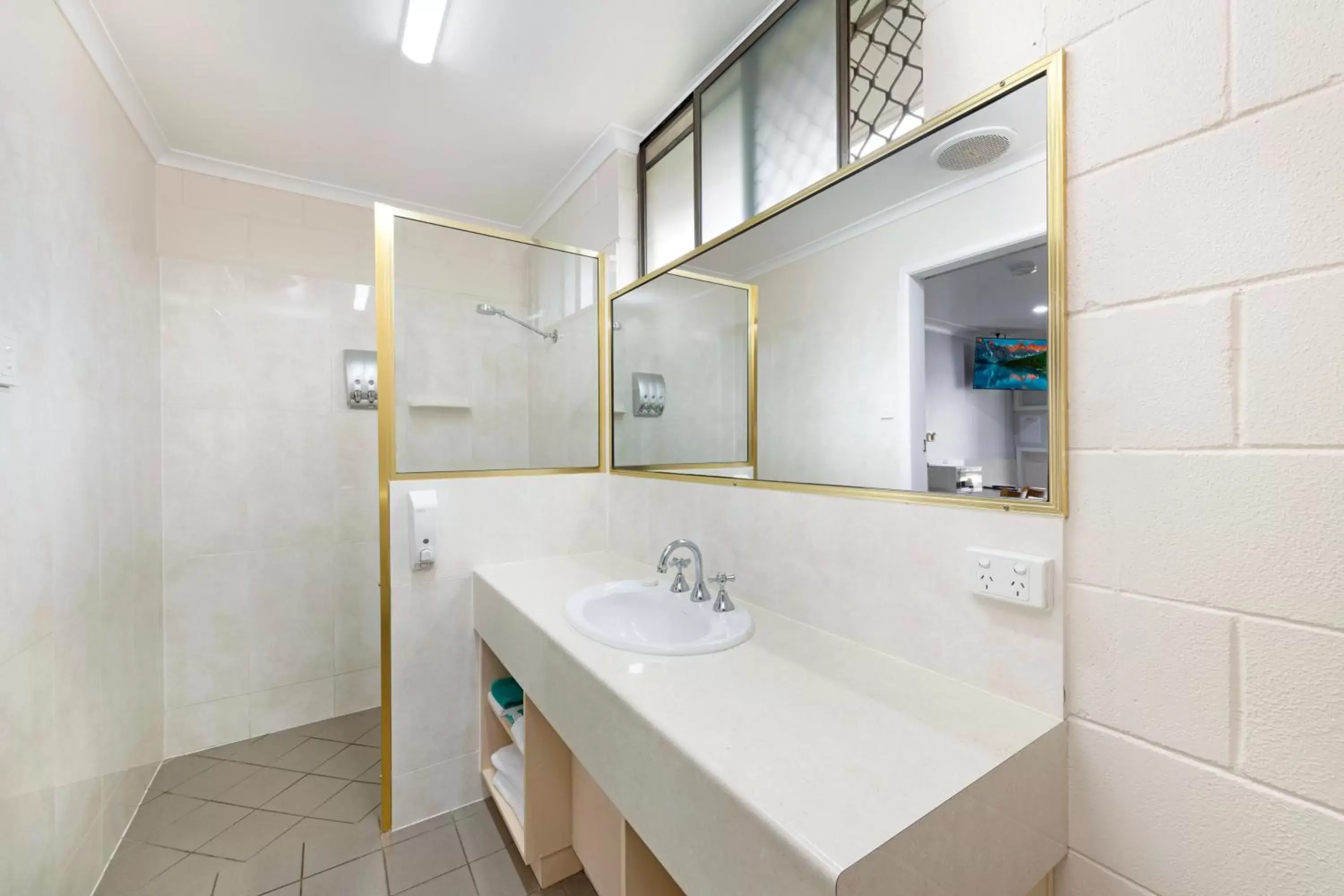 Bathroom in Best Western Bundaberg City Motor Inn