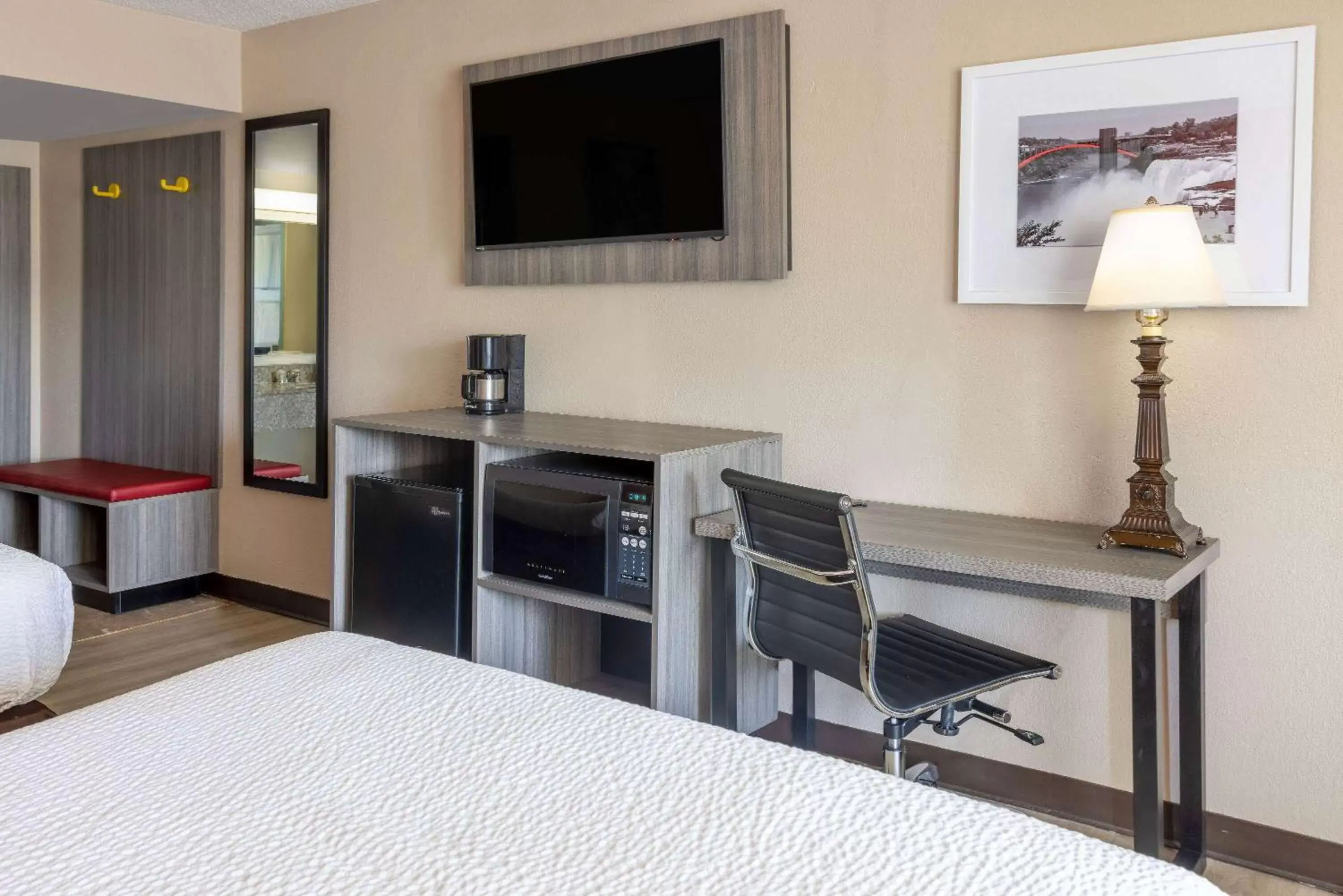 Photo of the whole room, Bed in Ramada by Wyndham Rome - Verona Photo of the whole room, Bed in Ramada by Wyndham Rome - Verona