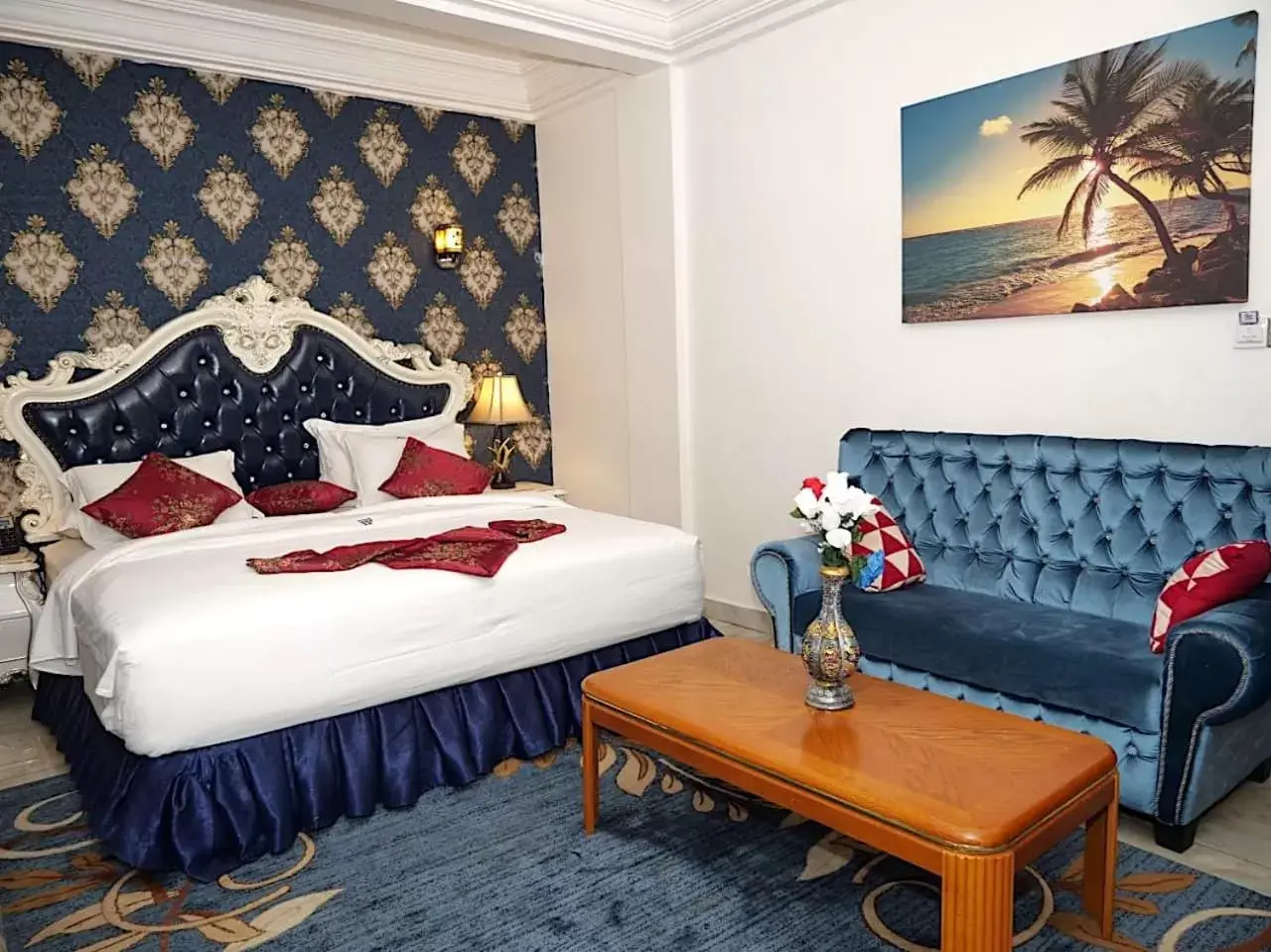 Deluxe King Room in Marriot Metropolitan Hotel Deluxe King Room in Marriot Metropolitan Hotel