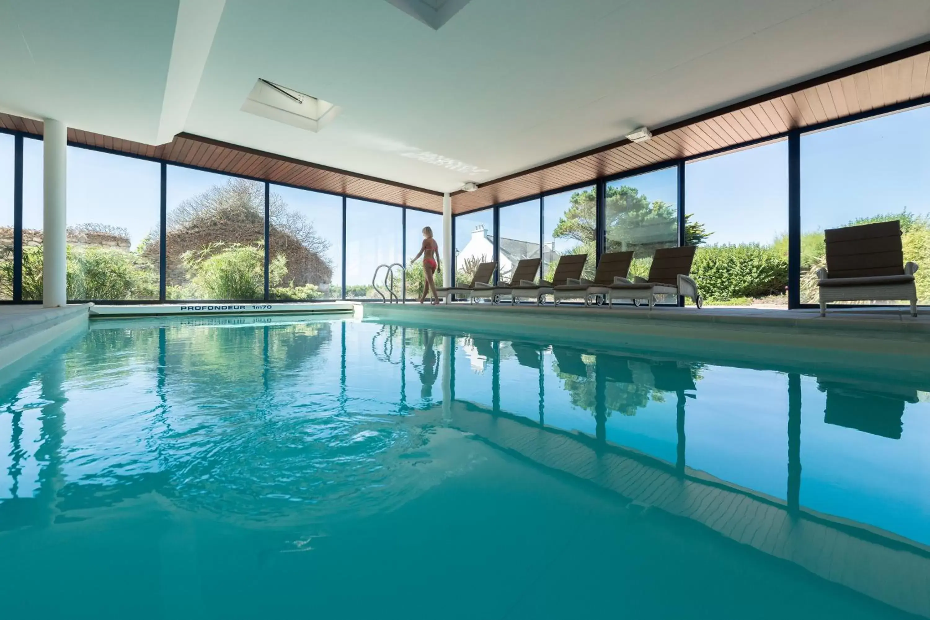 Swimming Pool in Hostellerie de la Pointe Saint-Mathieu - SPA & Restaurant