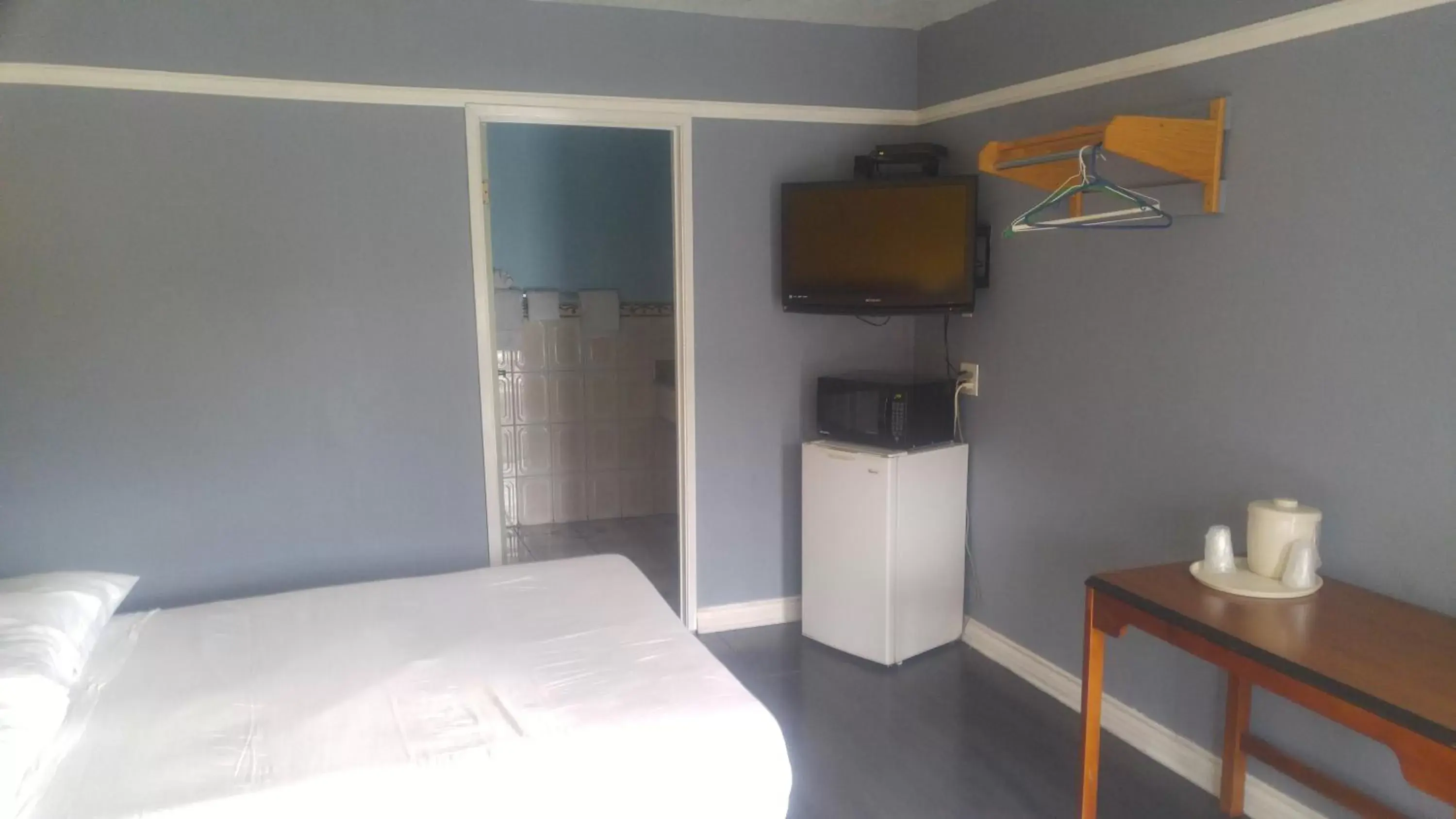 Bedroom, Bed in Riviera Motel