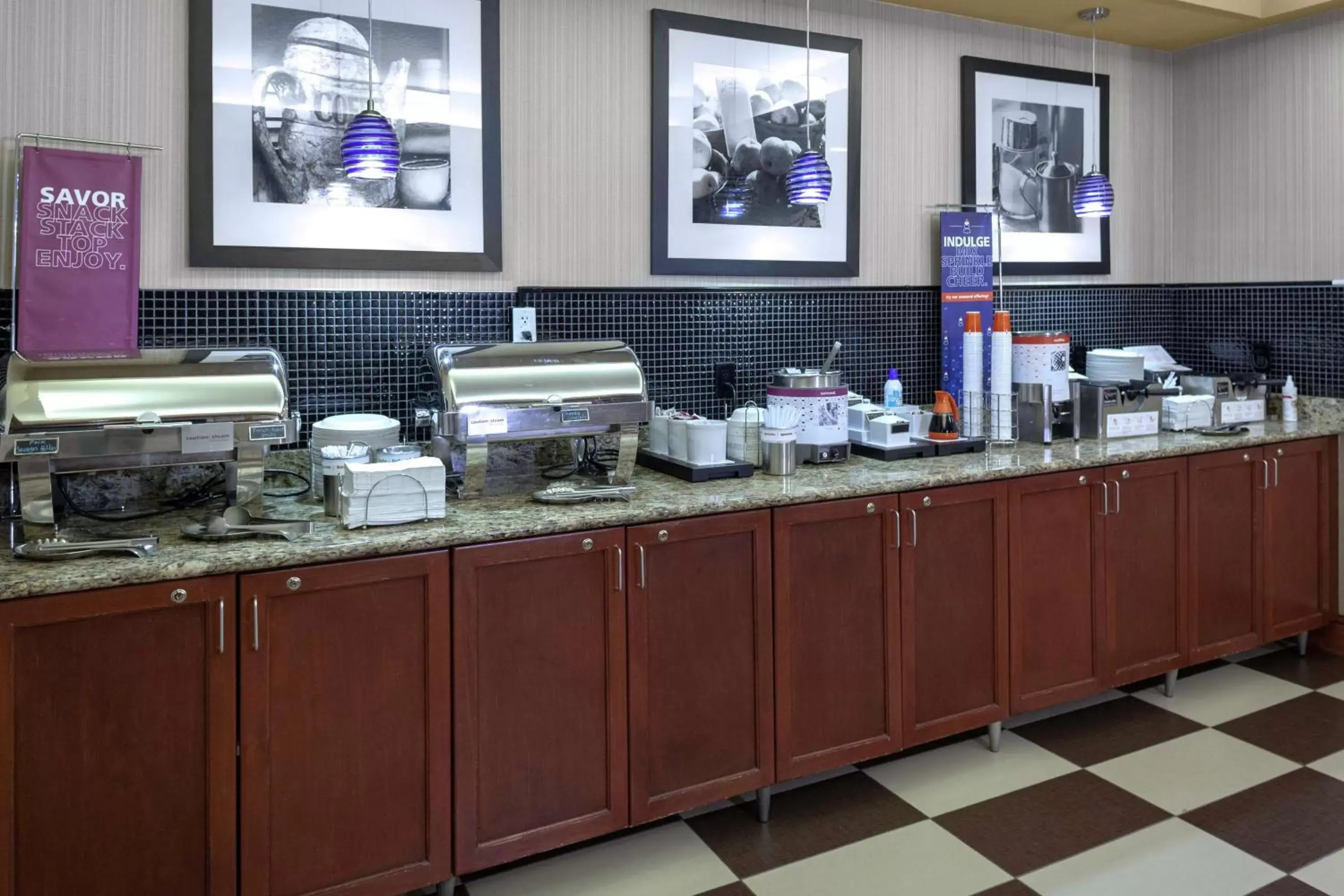 Dining area, Restaurant/Places to Eat in Hampton Inn Woodbridge