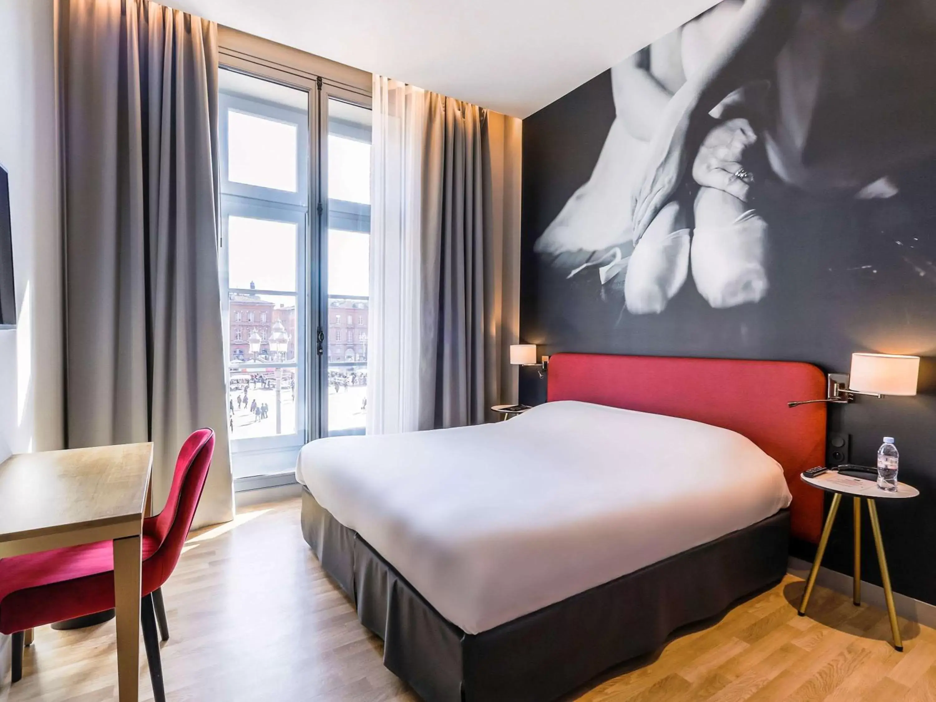 Photo of the whole room, Bed in Ibis Styles Toulouse Capitole