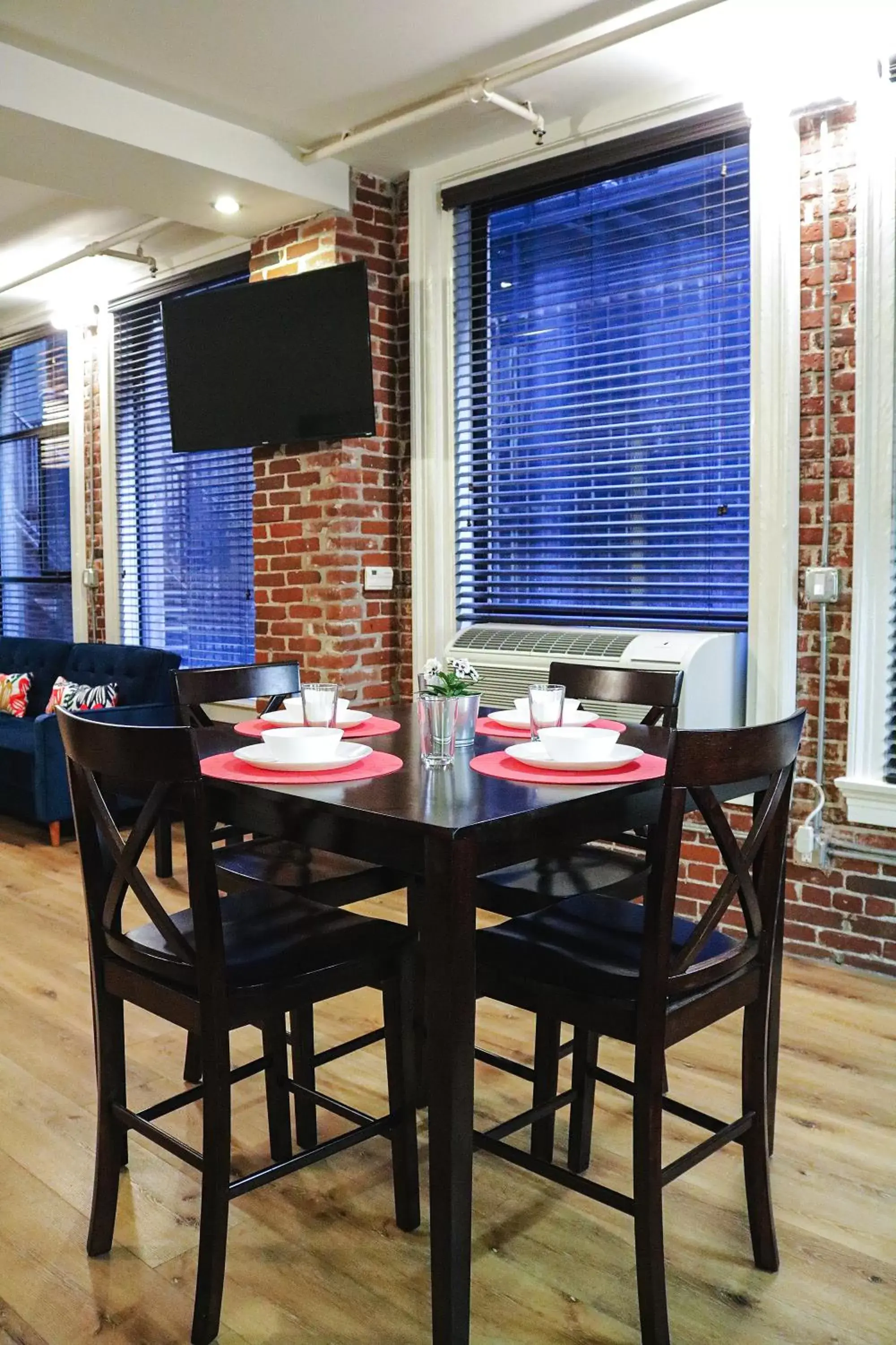 Dining area, Restaurant/Places to Eat in The Haas Suites Dining area, Restaurant/Places to Eat in The Haas Suites