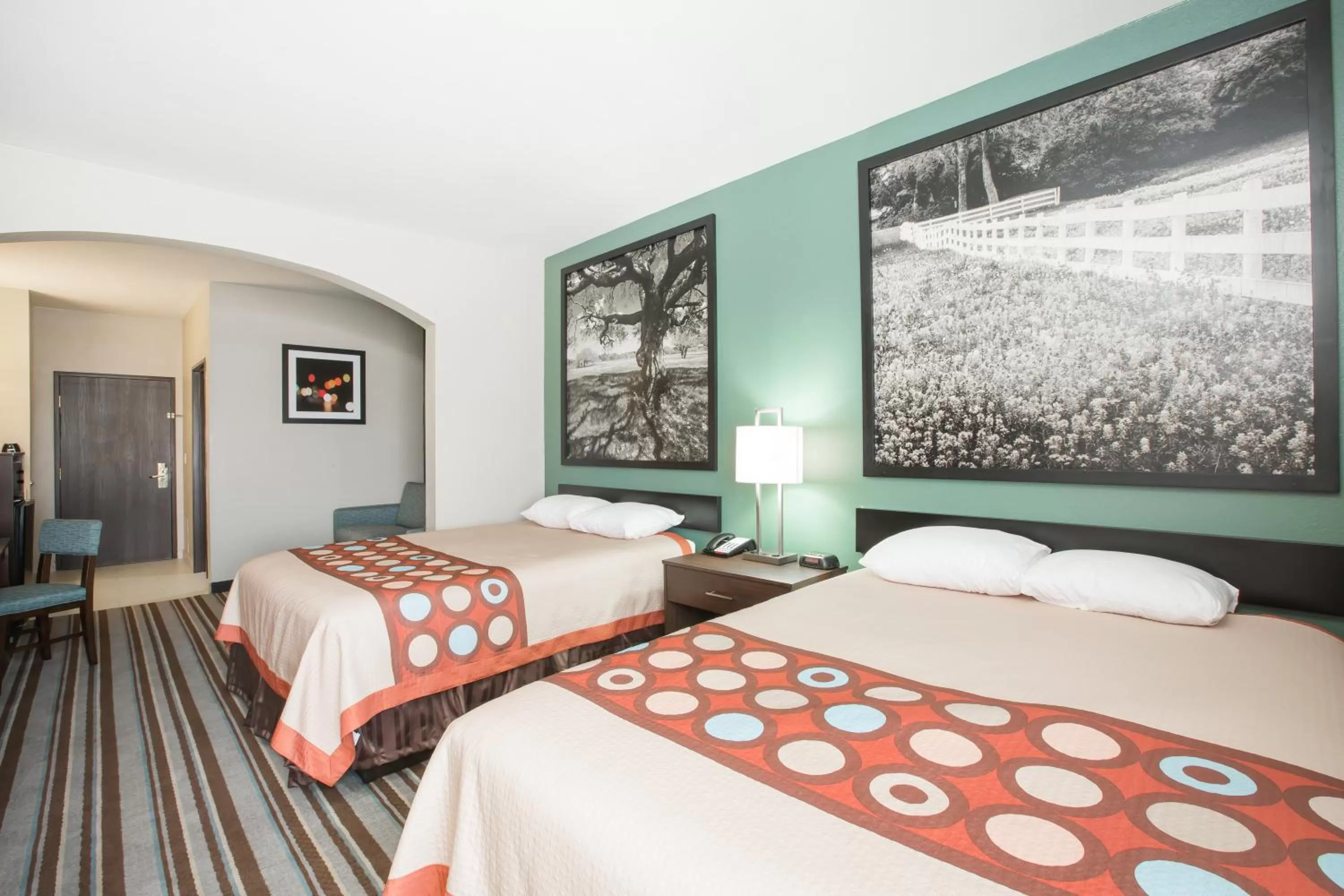 Photo of the whole room, Bed in Super 8 by Wyndham Port Arthur/Nederland Area