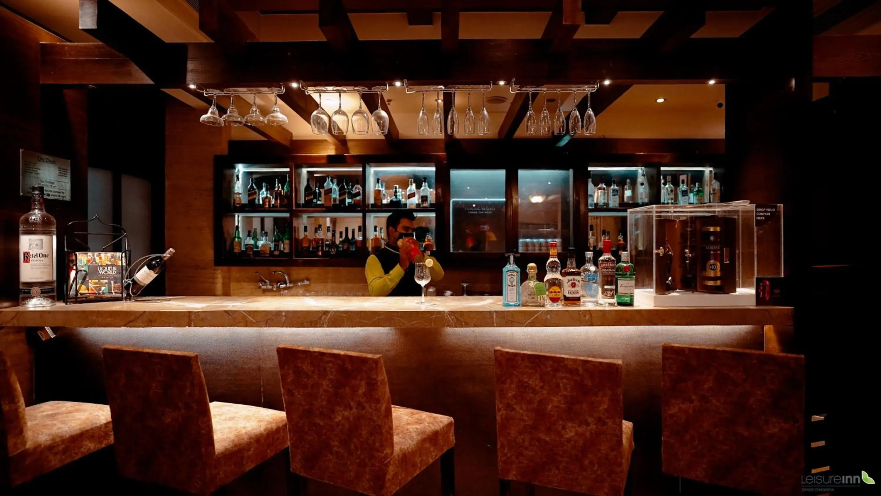 Lounge or bar in Leisure Inn Grand Chanakya Lounge or bar in Leisure Inn Grand Chanakya