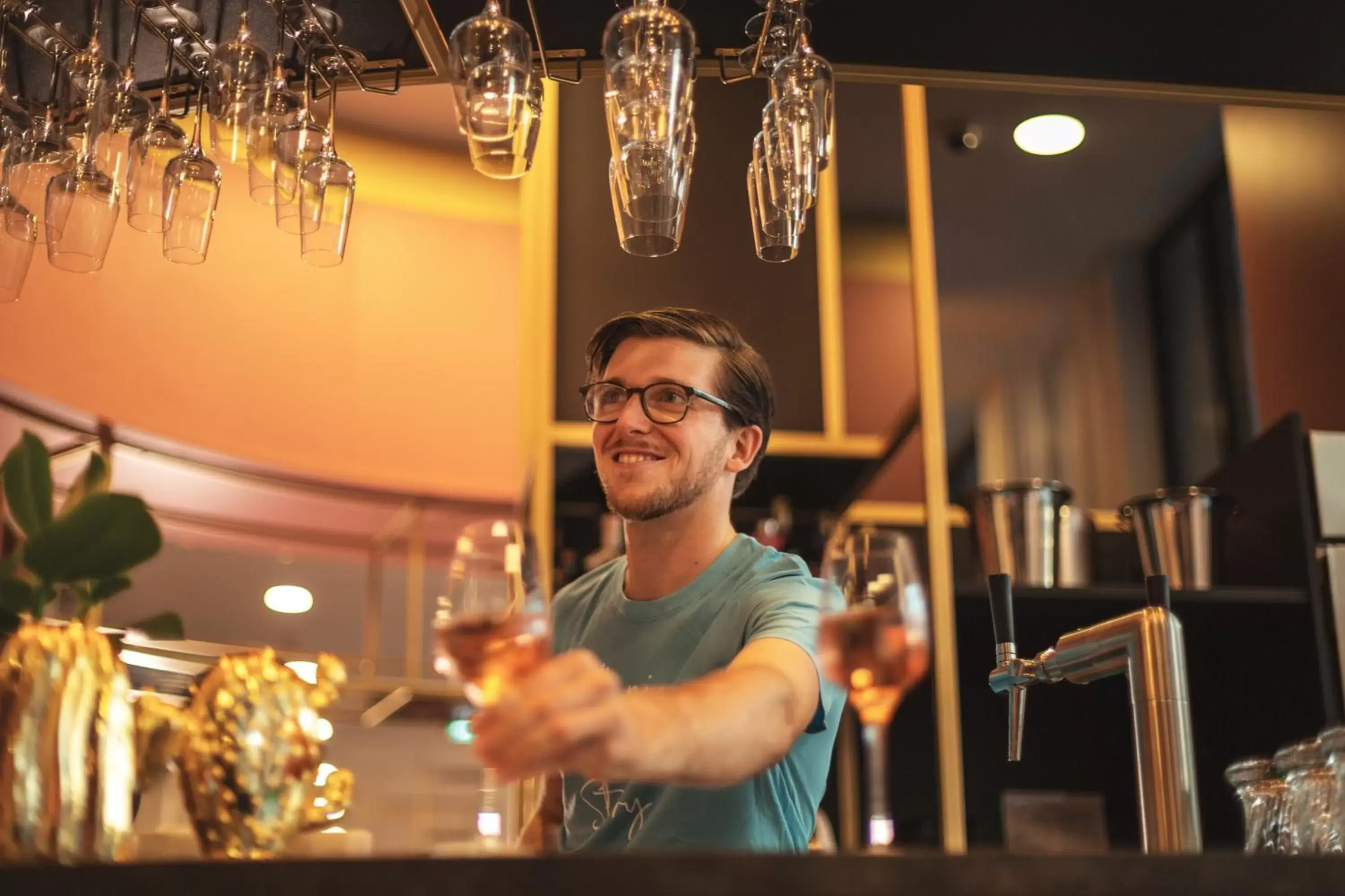 Lounge or bar in Holiday Inn - the niu, Loco Munich North by IHG Lounge or bar in Holiday Inn - the niu, Loco Munich North by IHG