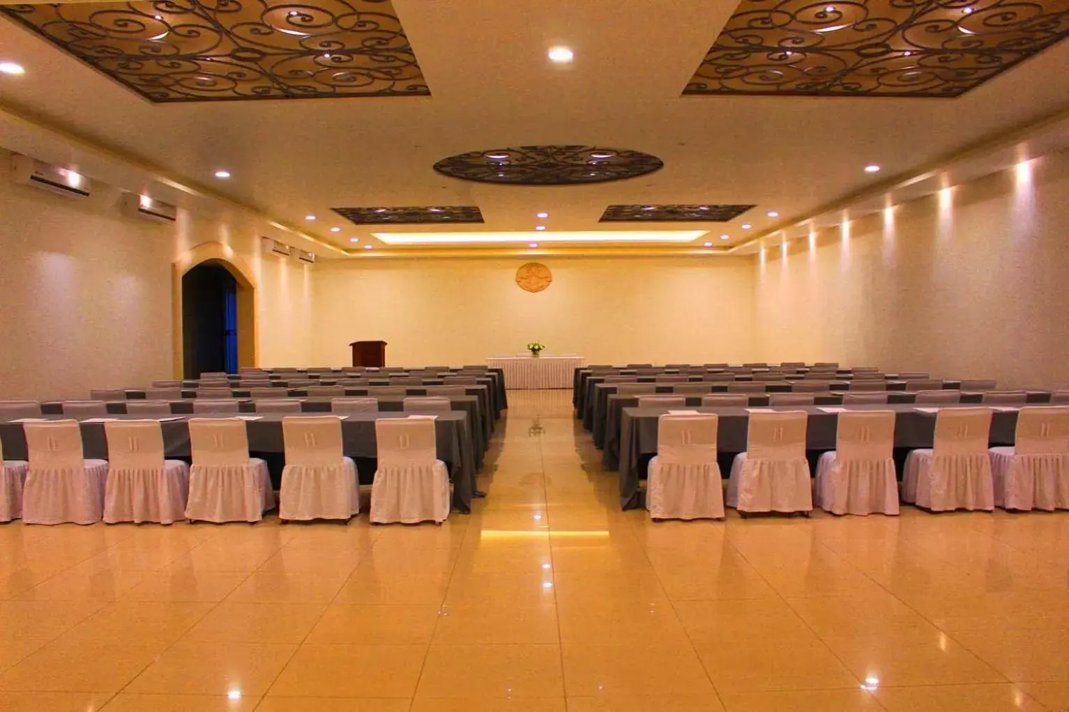 Banquet/Function facilities in Meson del Valle