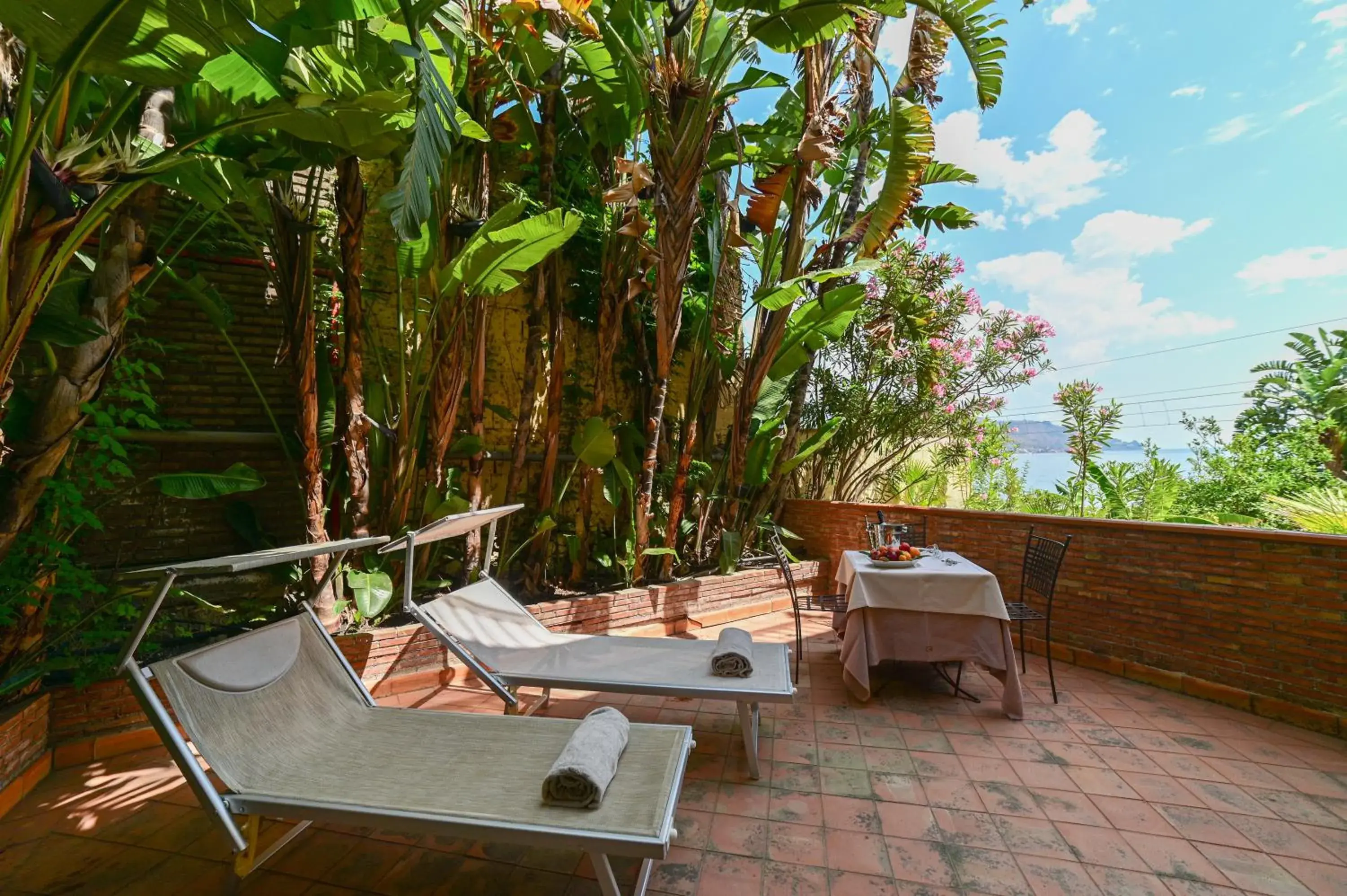 Patio in Hotel Baia Delle Sirene