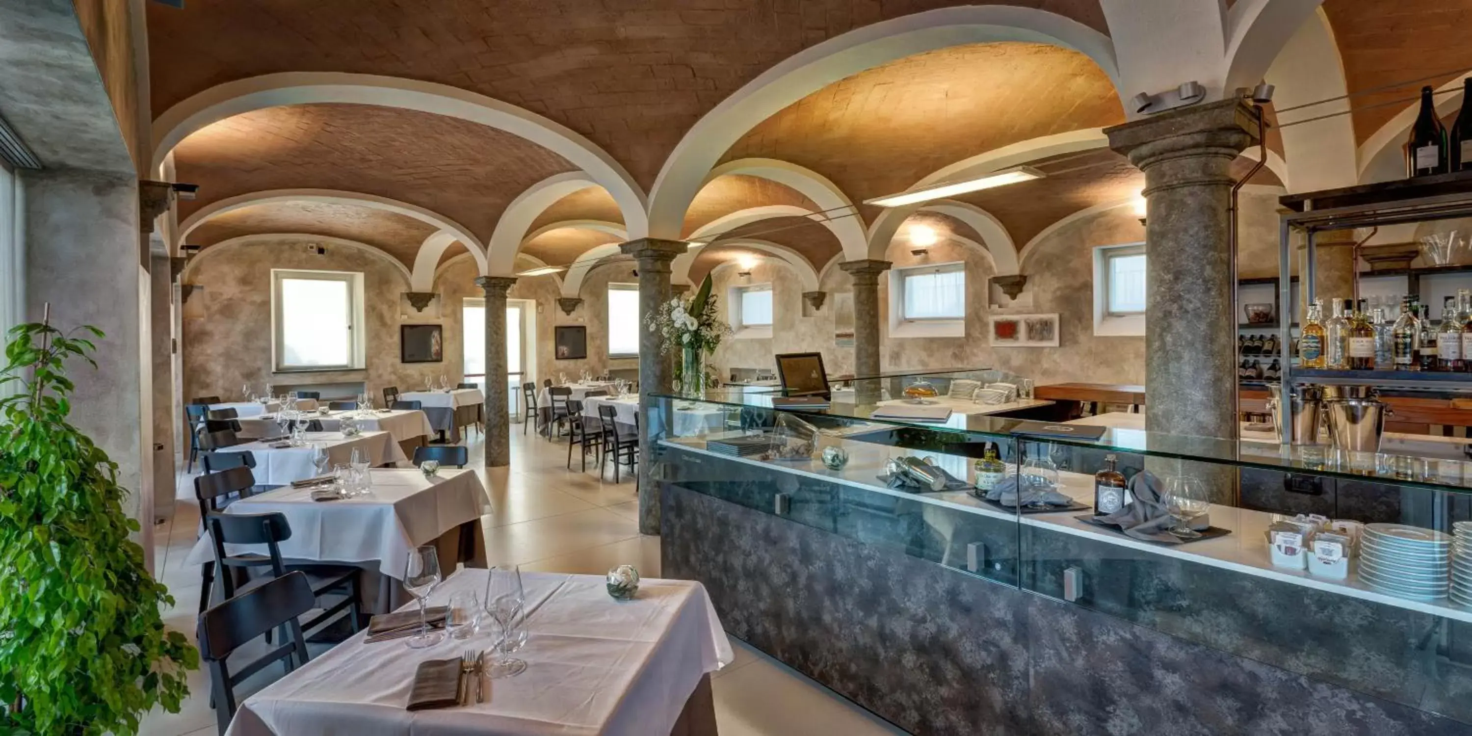 Restaurant/Places to Eat in Hotel Forlanini 52