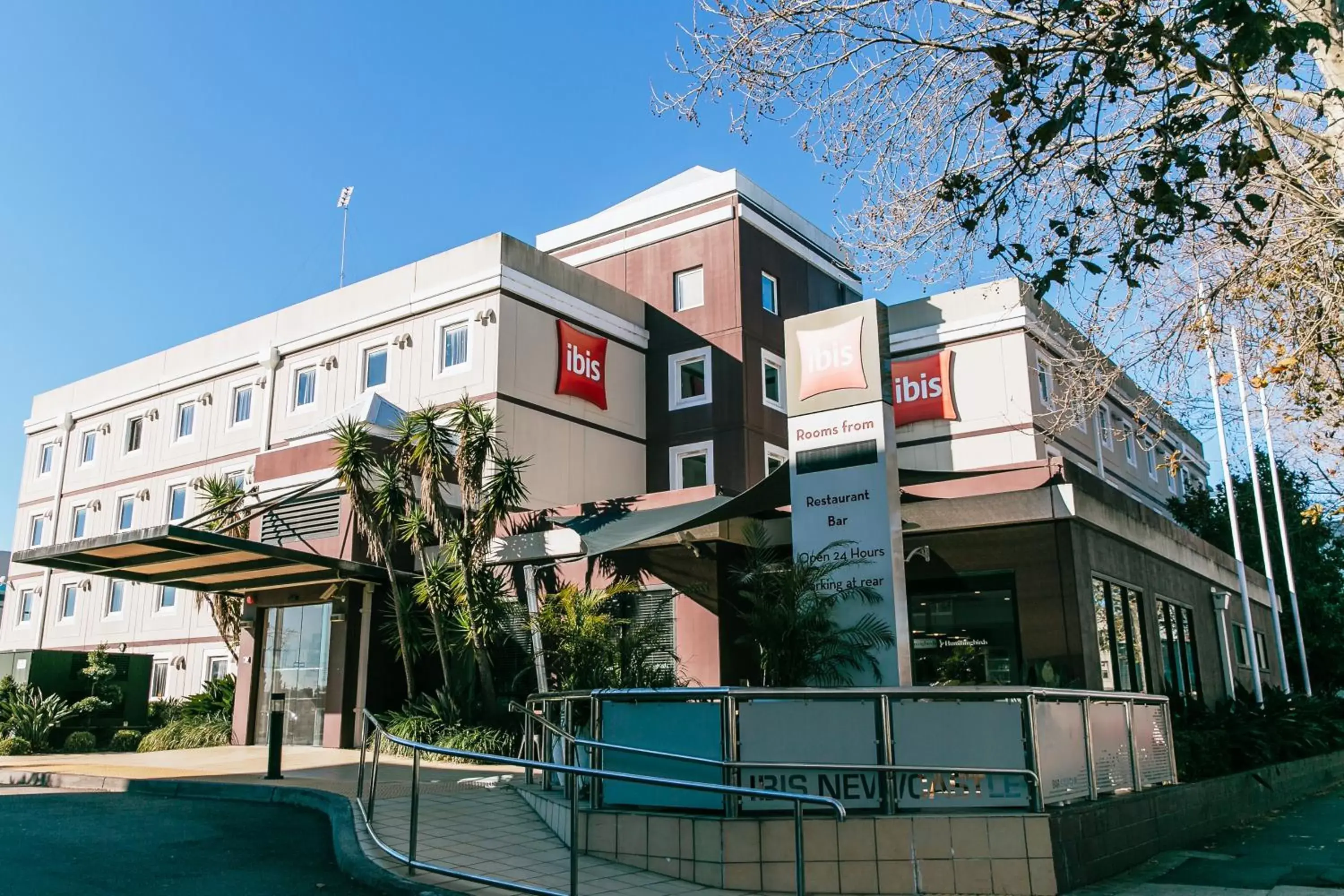 Facade/entrance, Property Building in ibis Newcastle