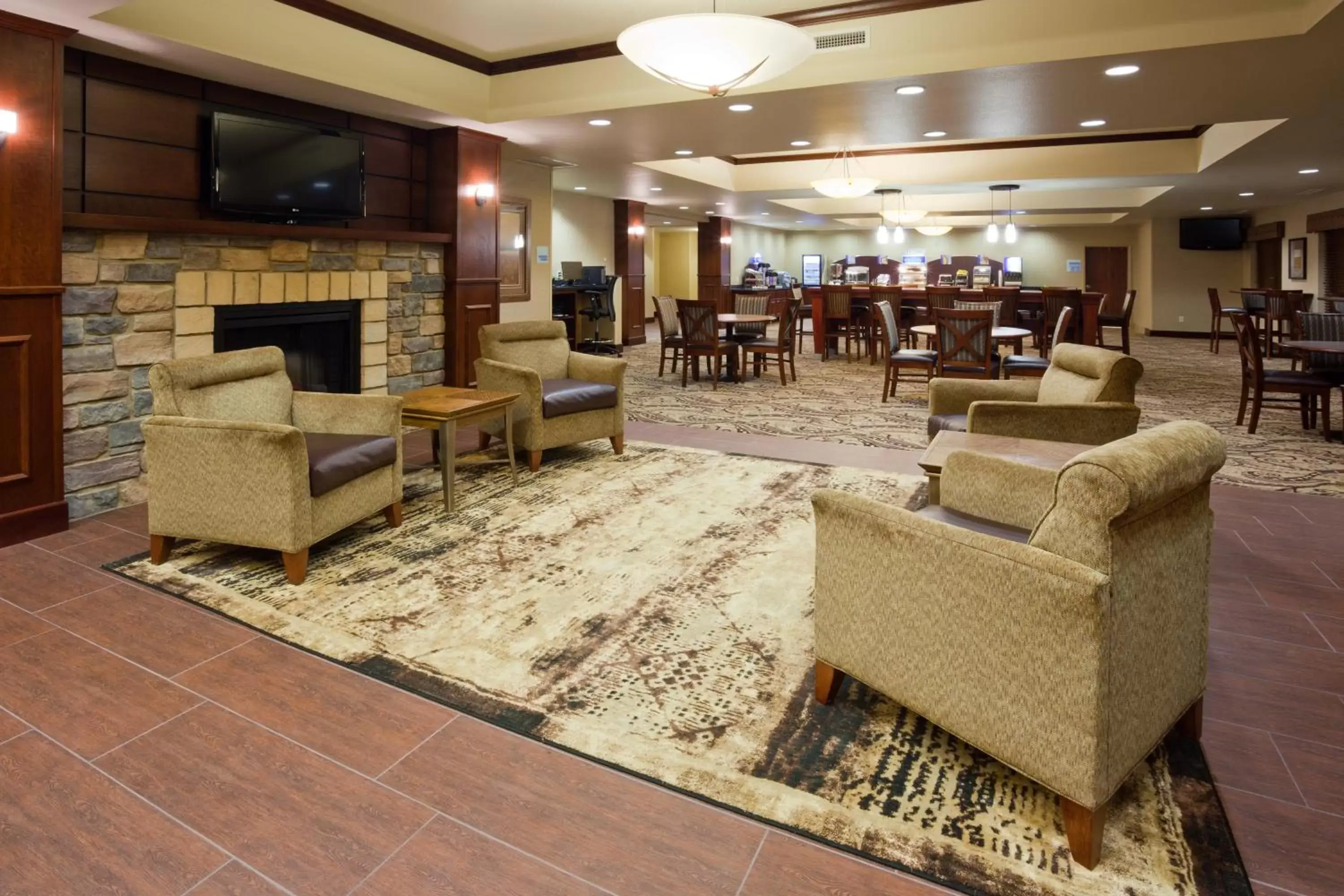 Property building in Holiday Inn Express Hotel & Suites Shakopee, an IHG Hotel