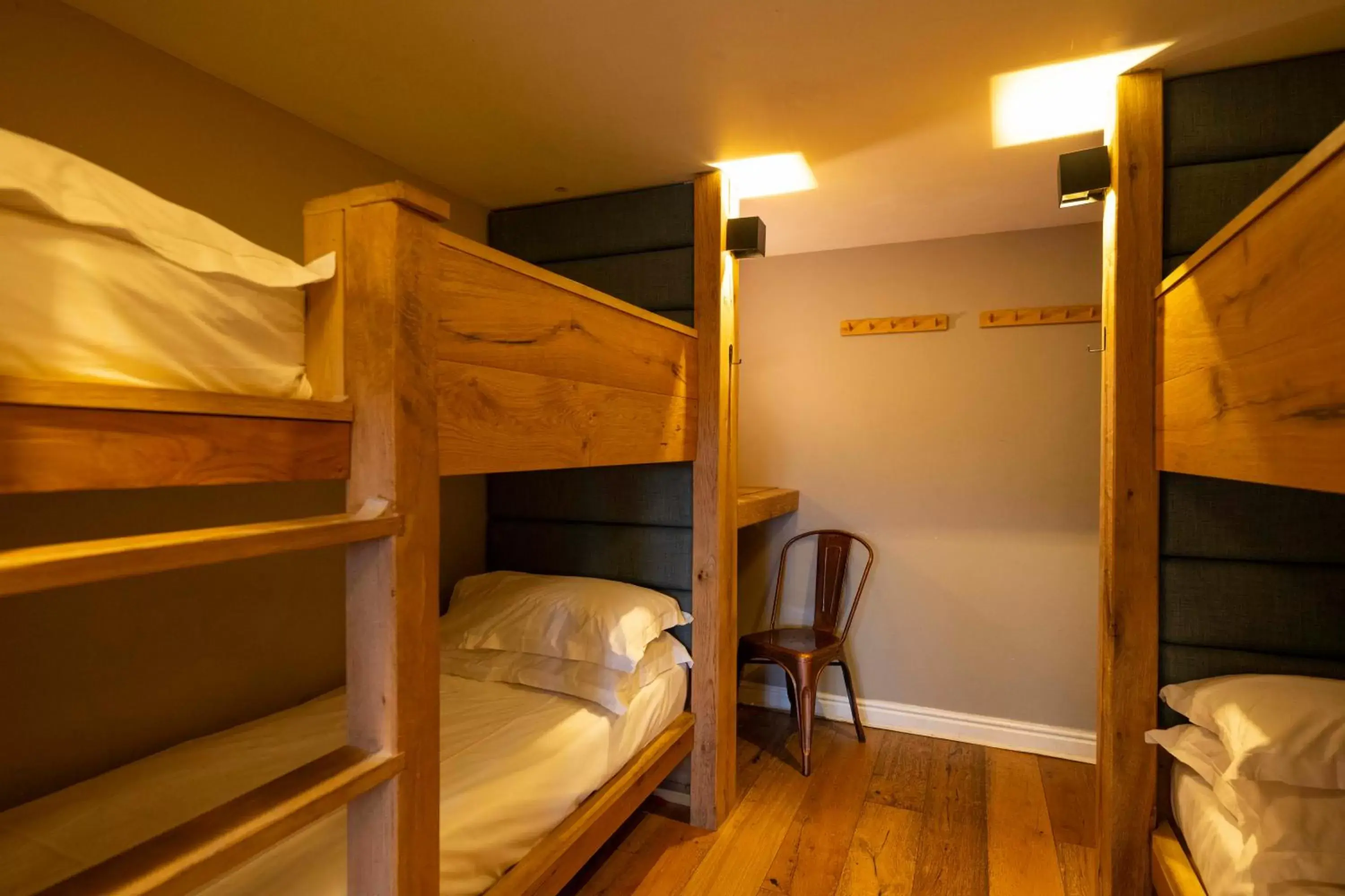 Bedroom, Bunk Bed in The Tan Hill Inn