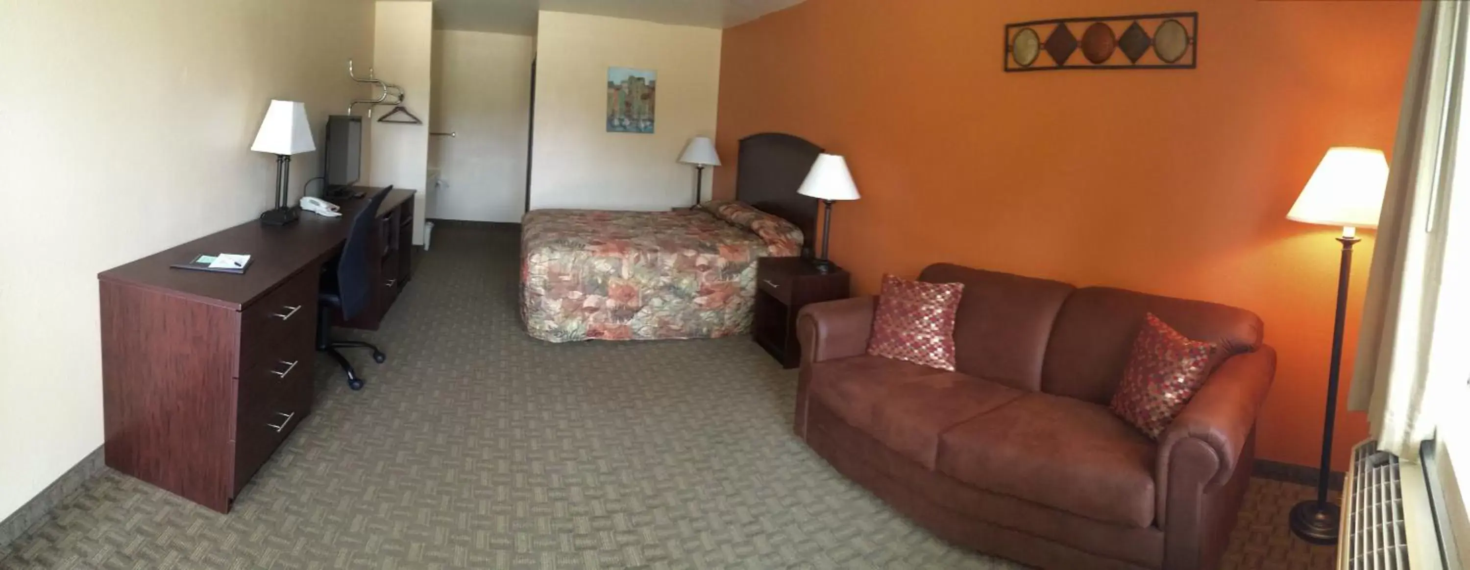 Decorative detail, Seating Area in Cottonwood Inn & Suites