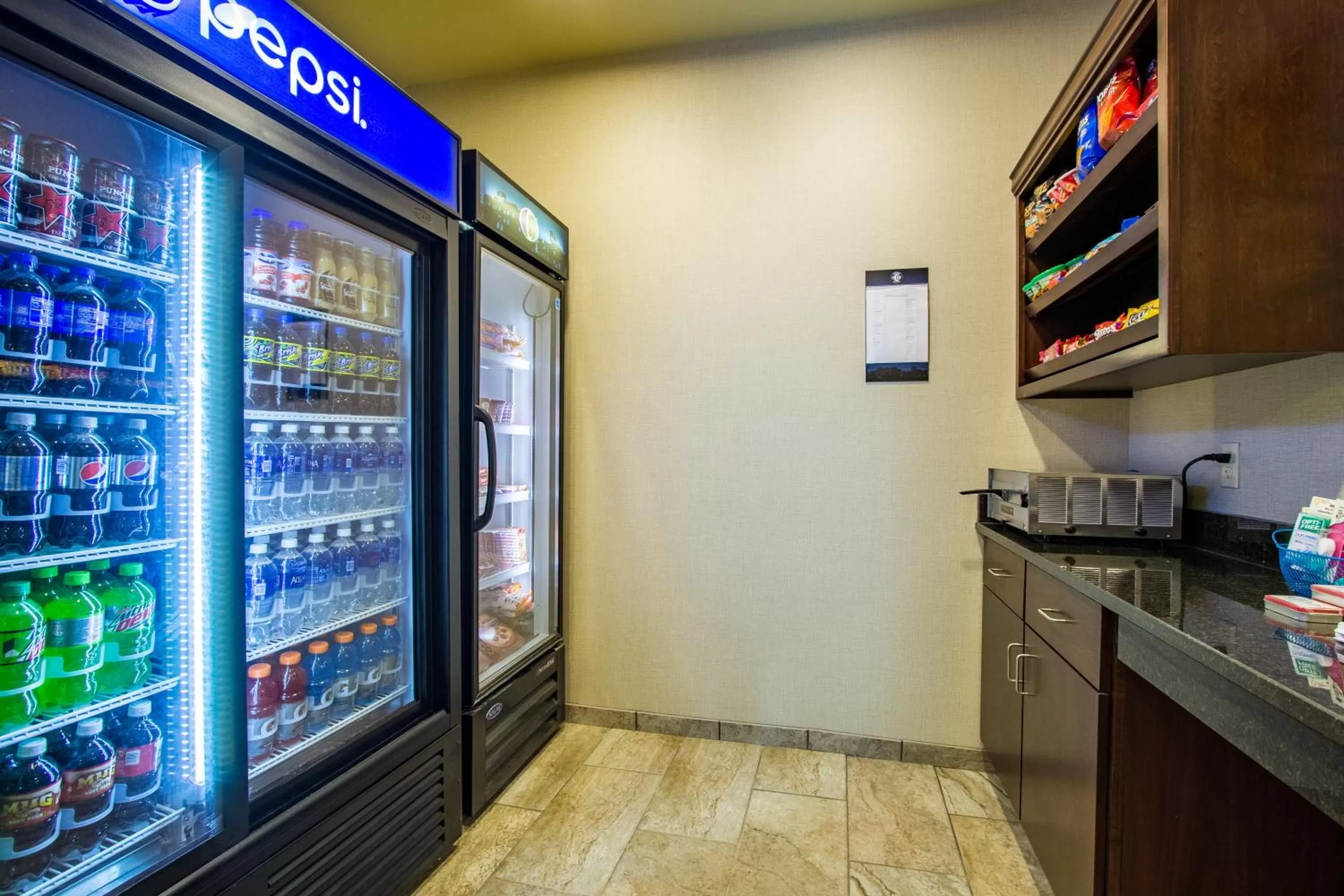 On-site shops in Cobblestone Hotel & Suites - Orrville